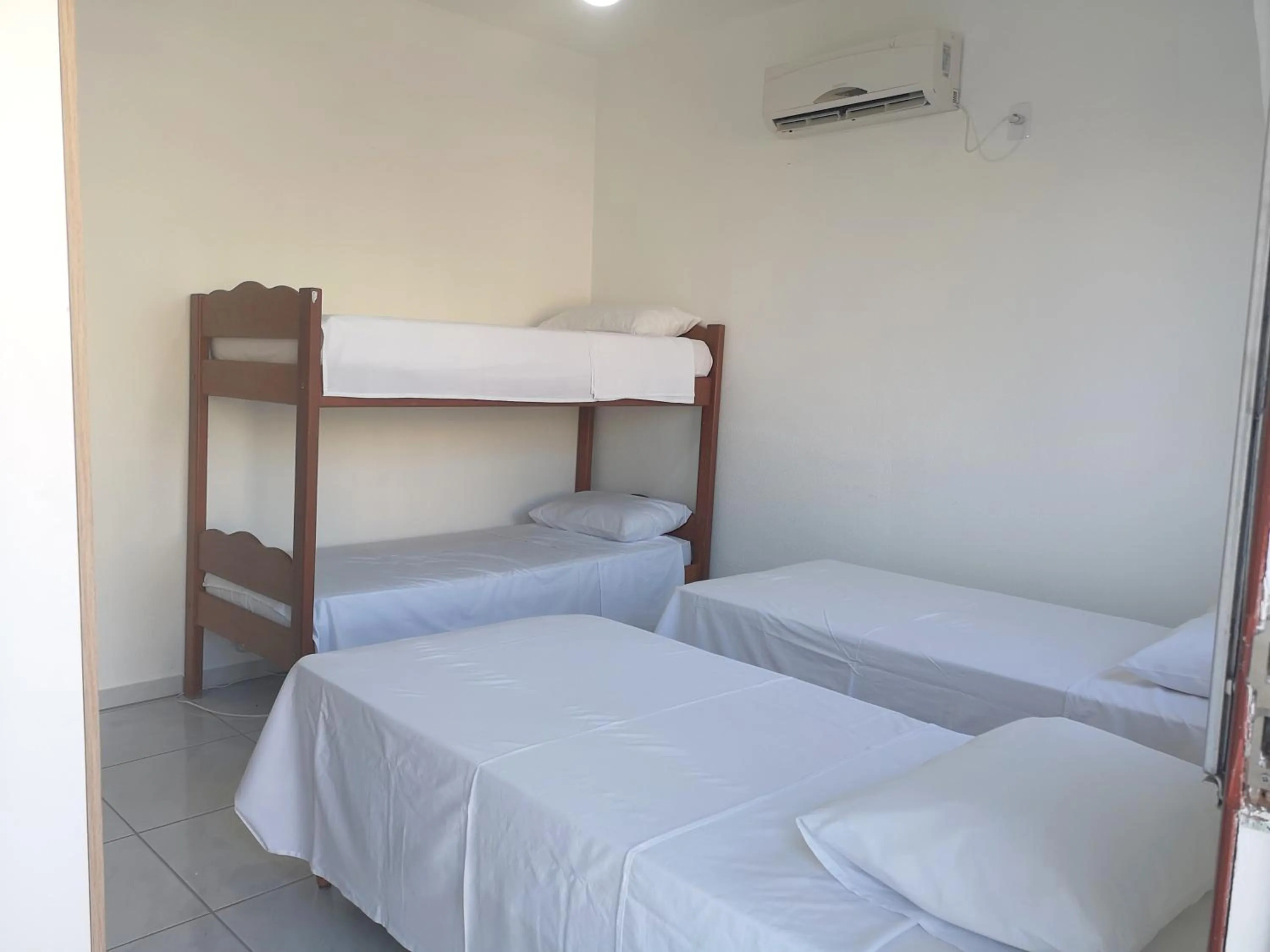 Photo of the whole room, Bed in Residencial Las Rocas I