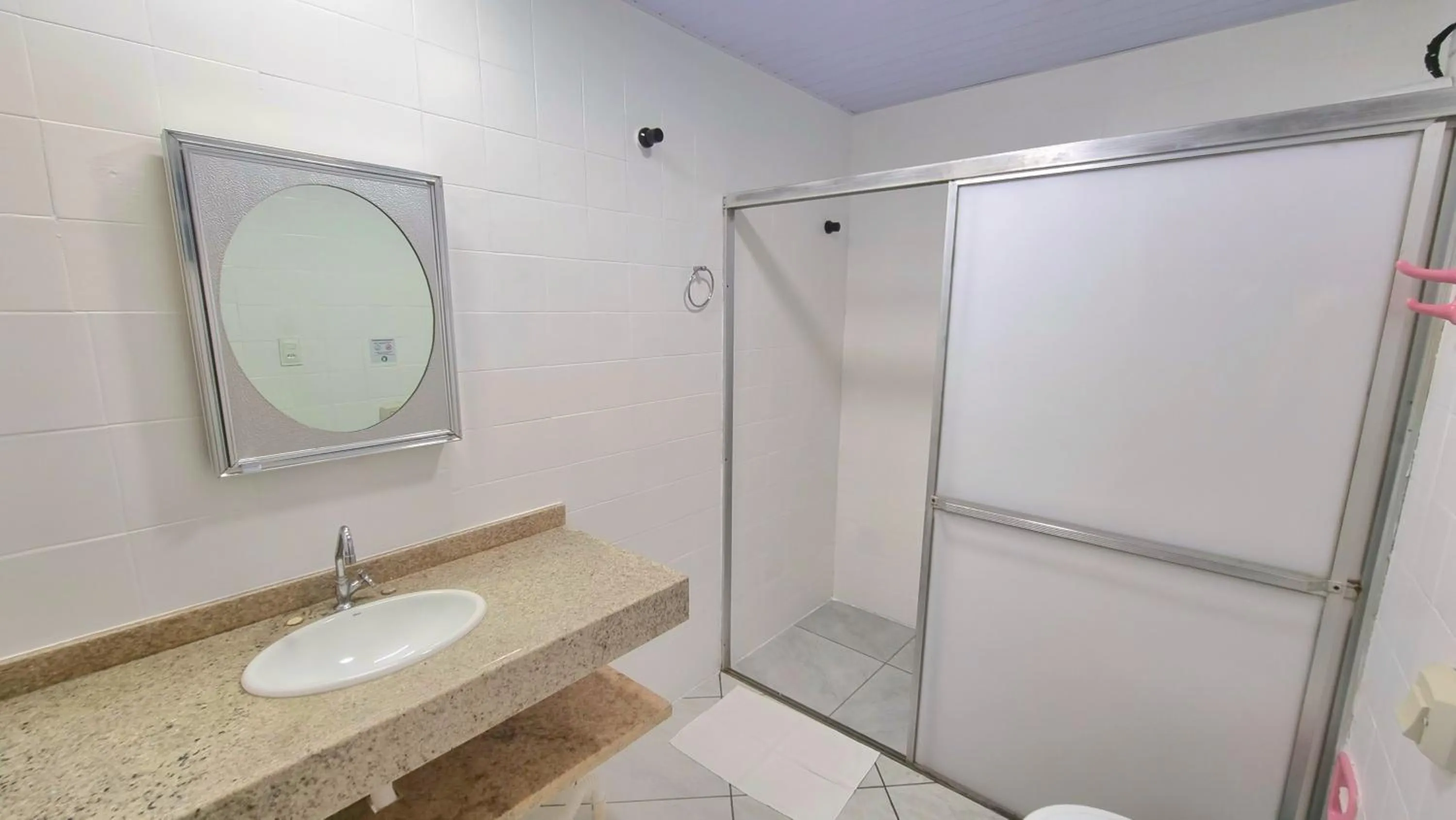 Bathroom in Residencial Las Rocas I