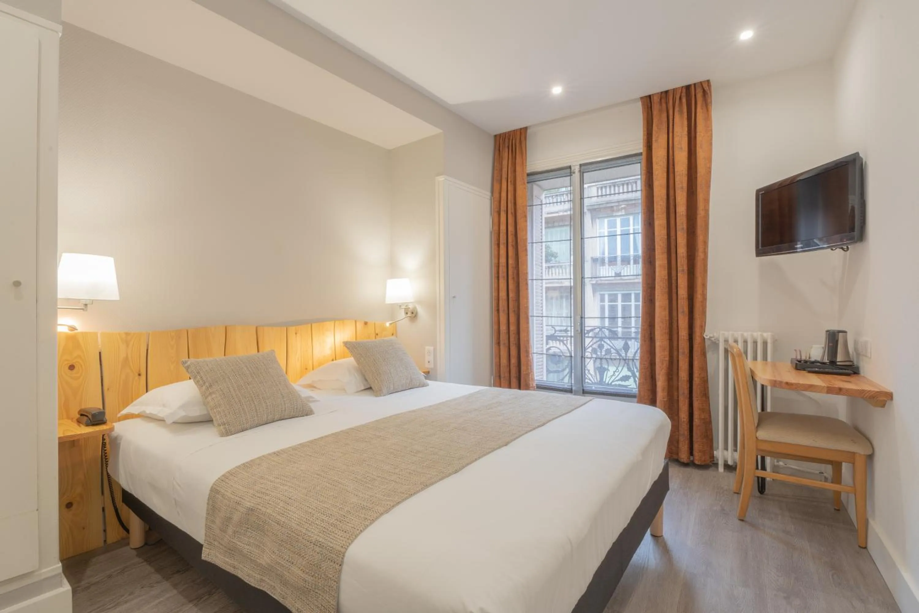 Bedroom, Bed in Hotel Busby