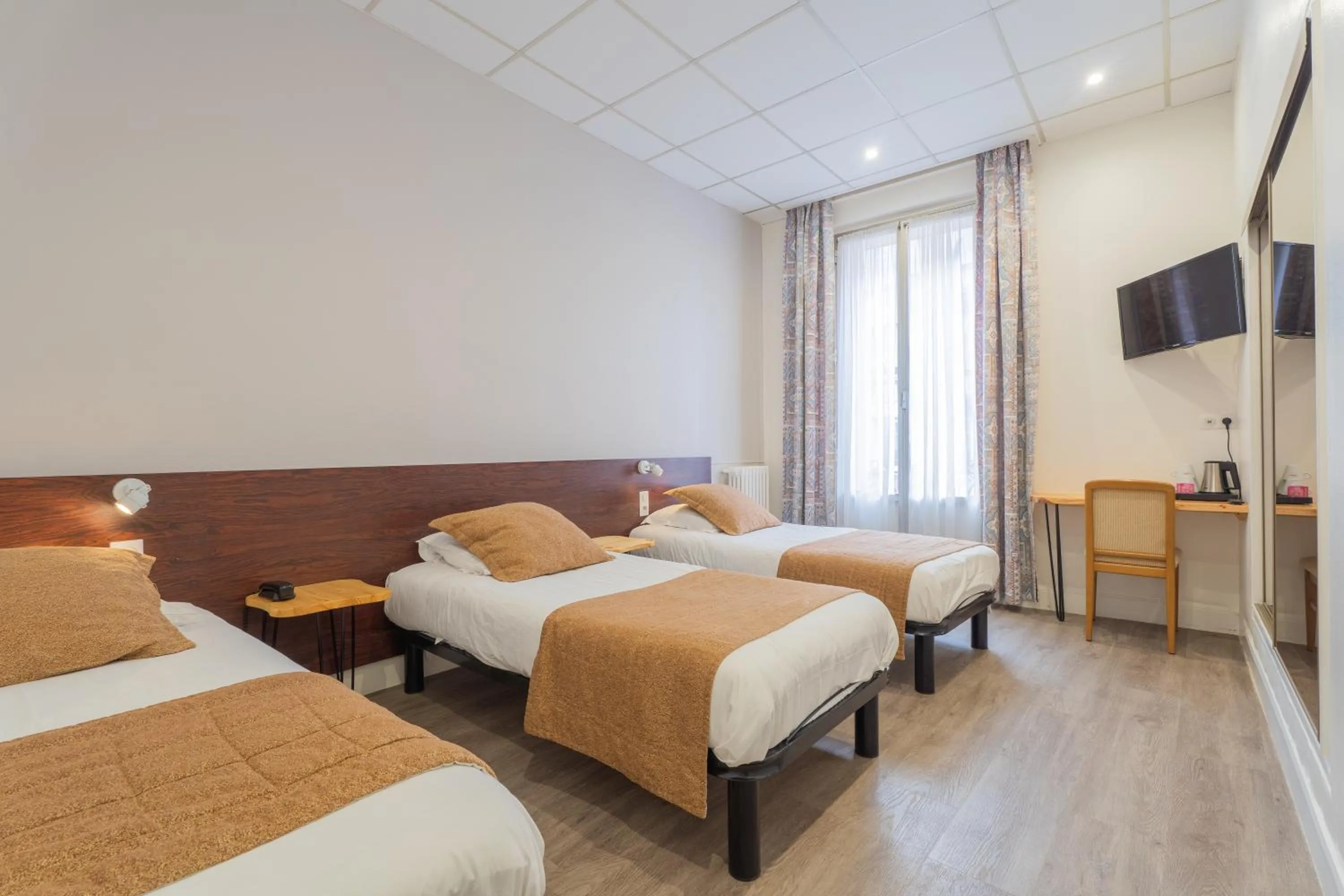 Bedroom, Bed in Hotel Busby