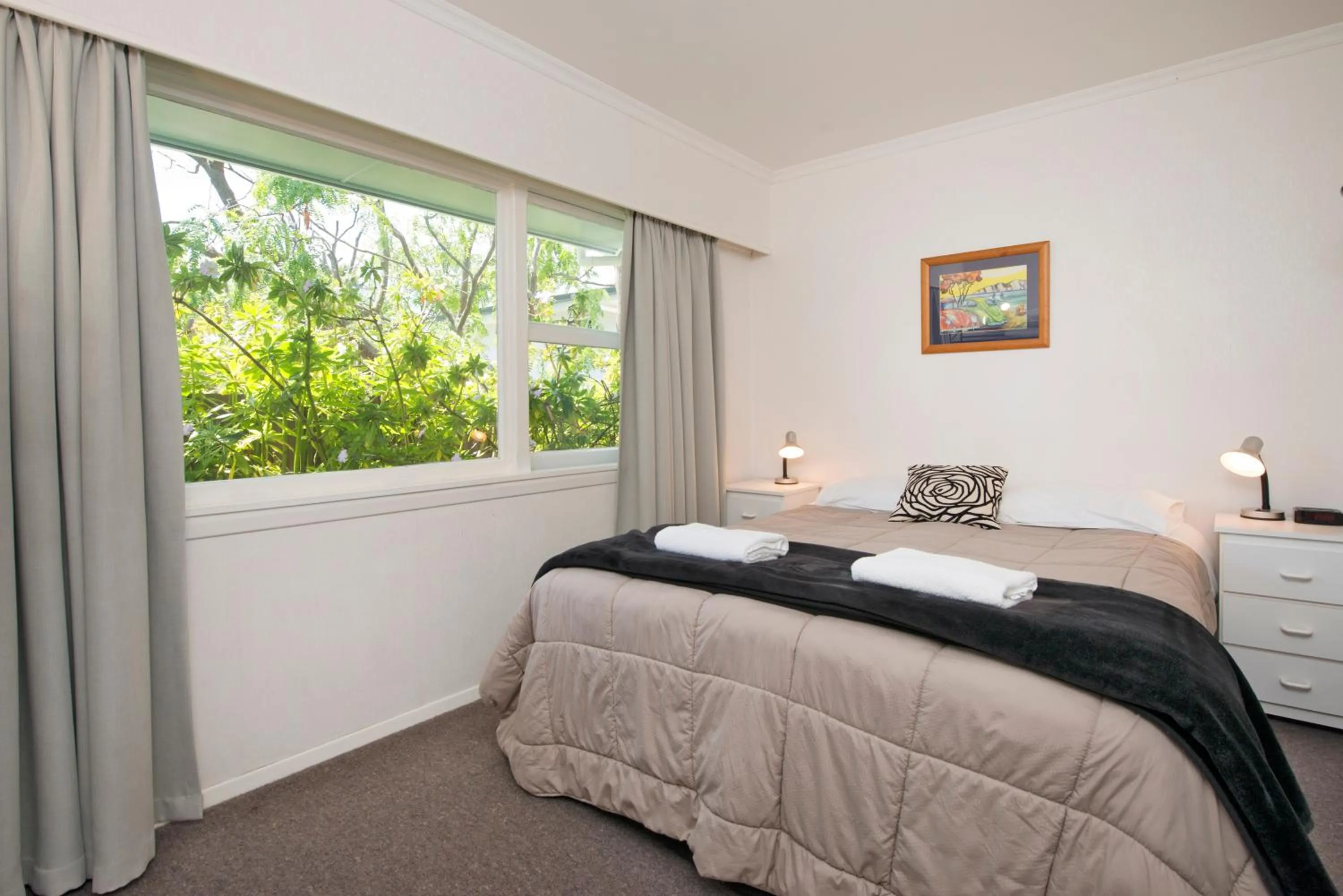 Bed in Waimarie on Riverside Motel & Apartments