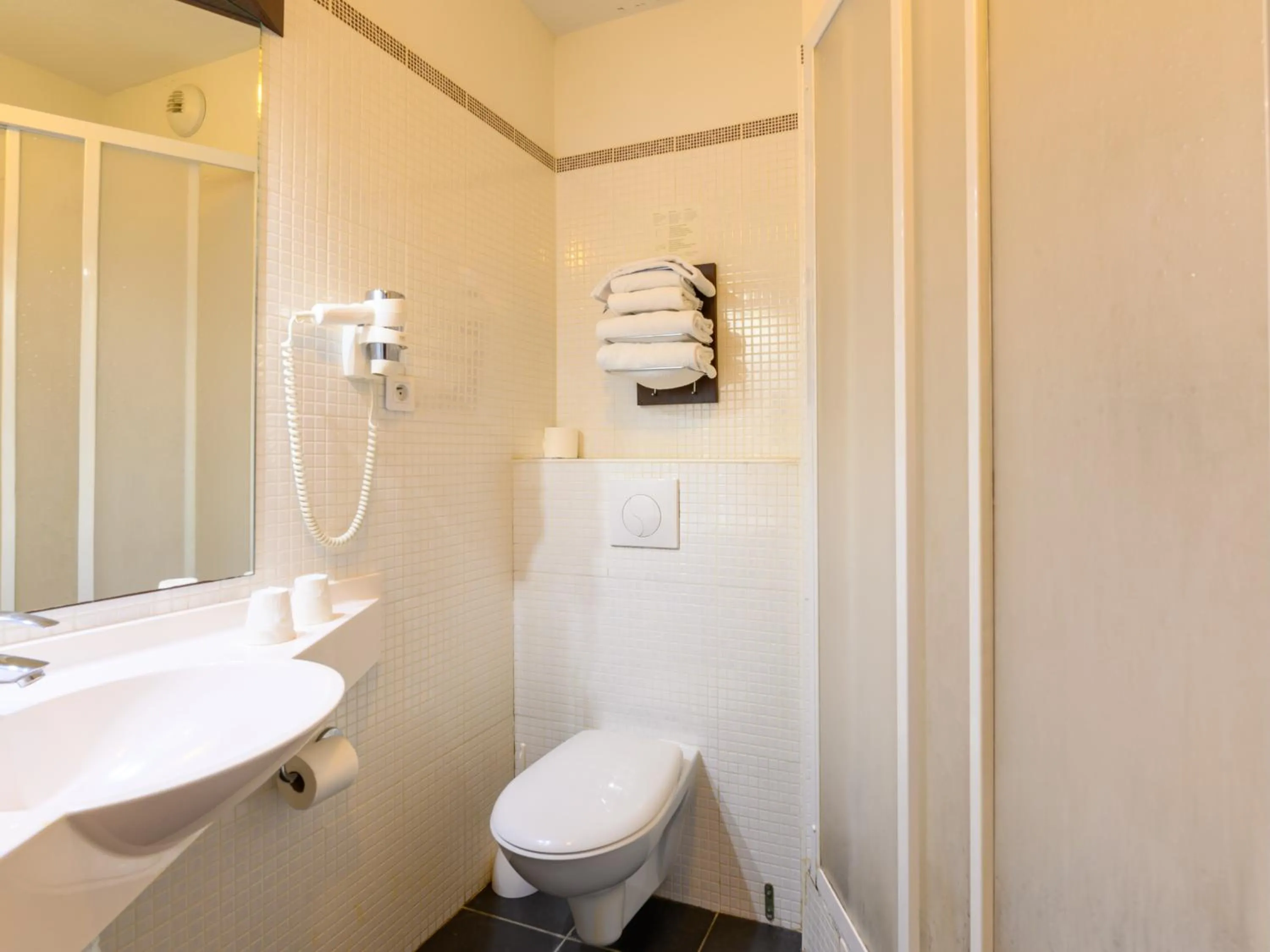 Bathroom in Hôtel 2 Vallées