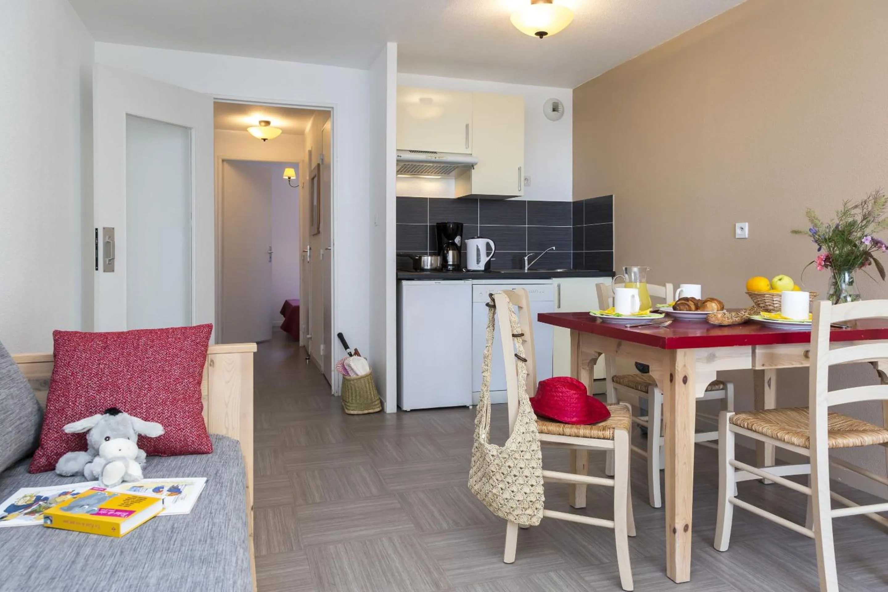 Kitchen or kitchenette in Résidence Odalys Domaine des Roches Jaunes