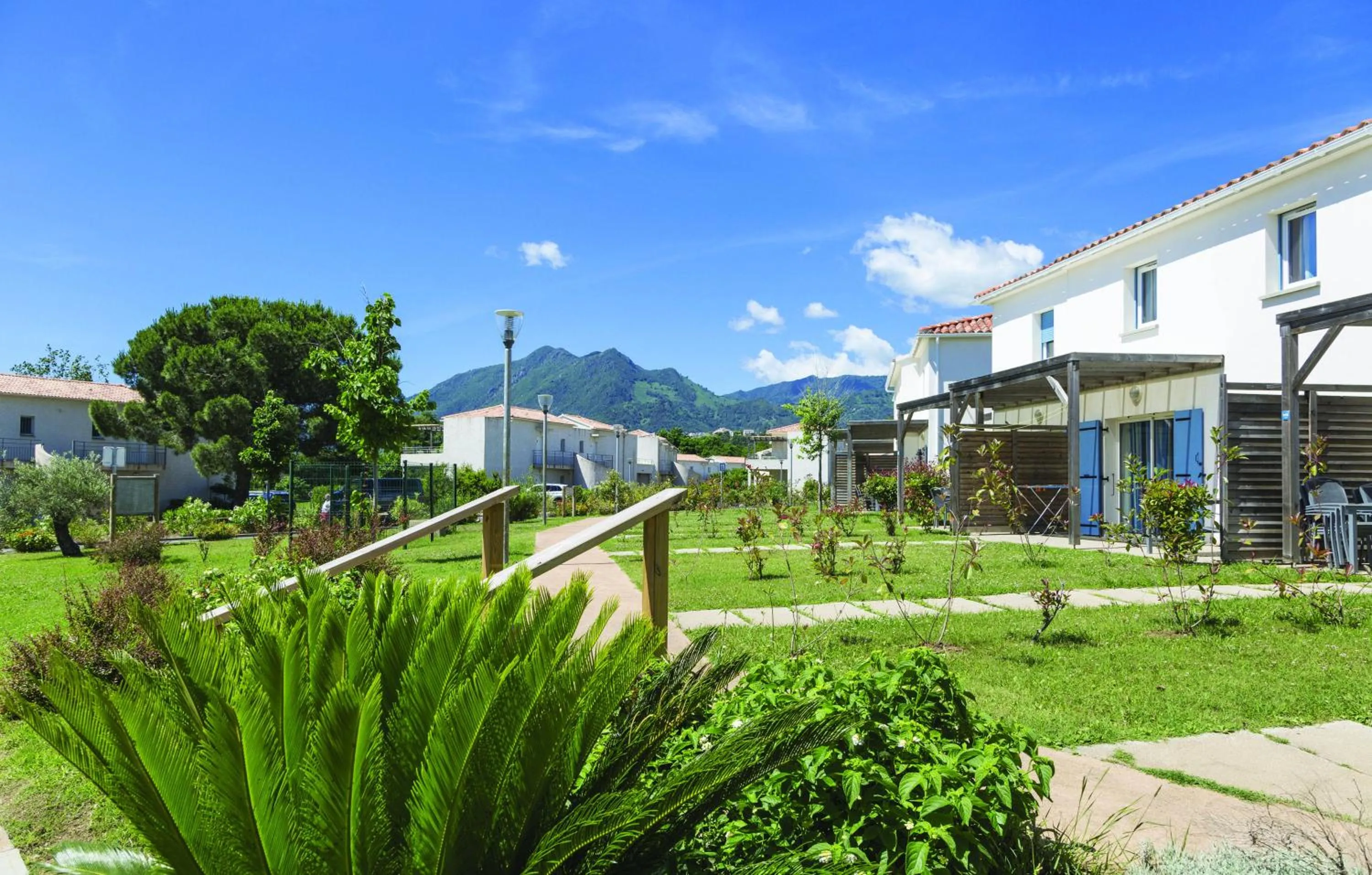 Garden view in Résidence Odalys Acqua Linda