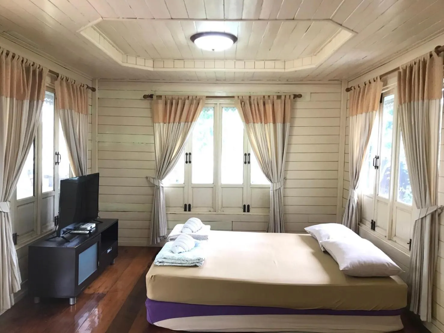 Bed in Goldengold (Khaoyai) Resort & Spa