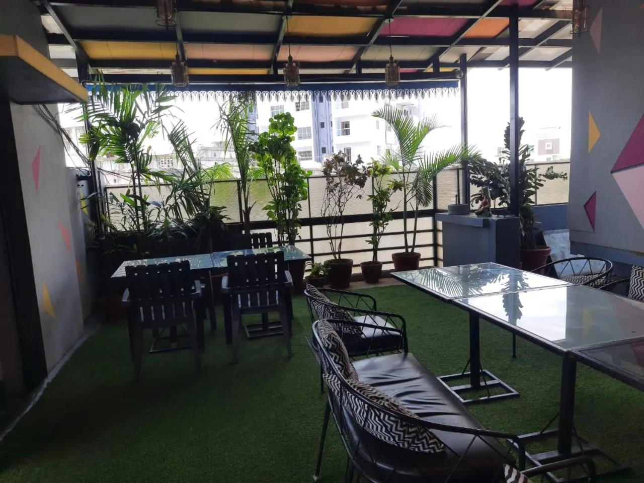 Restaurant/places to eat in Treebo Ivory House