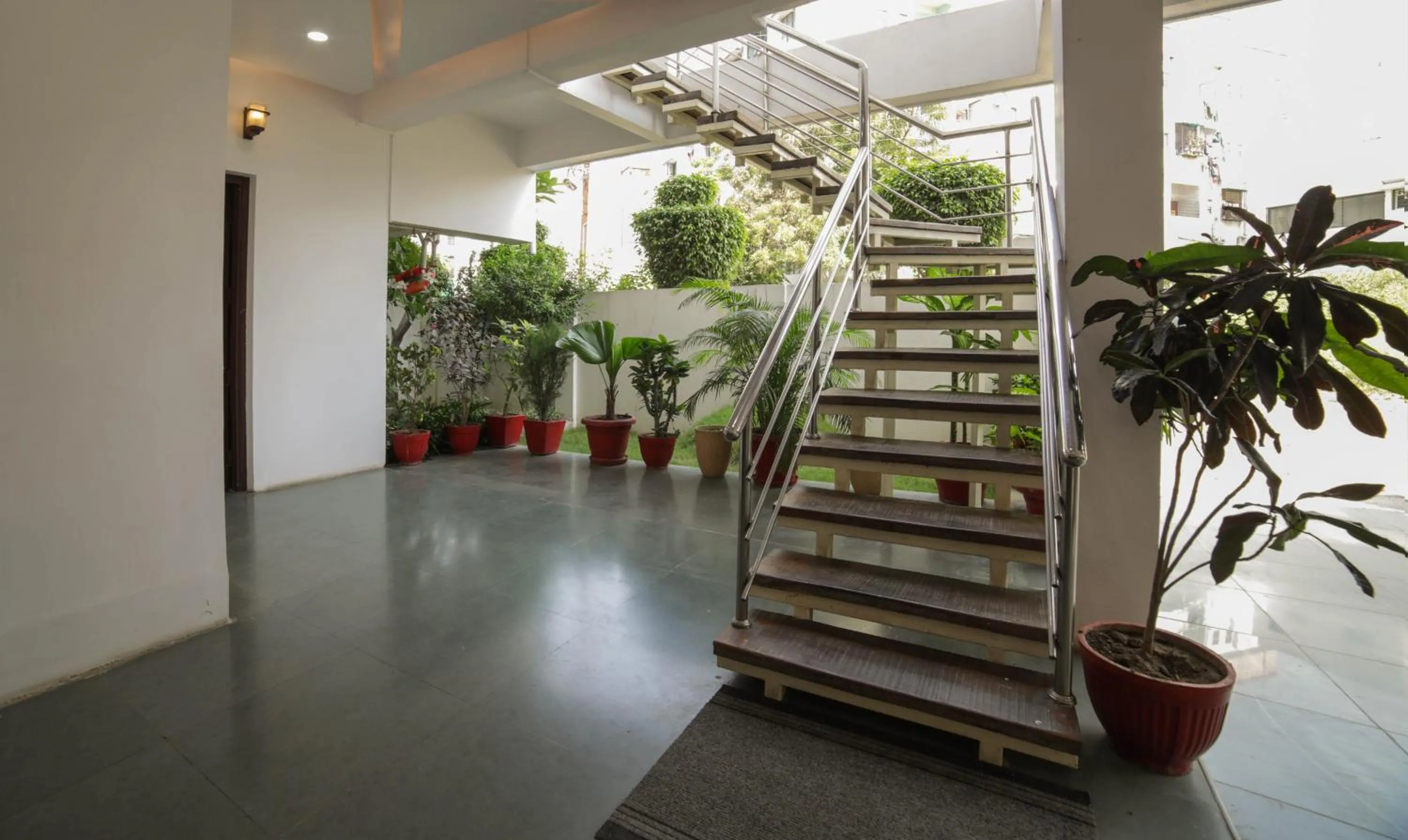 Lobby or reception in Treebo Ivory House