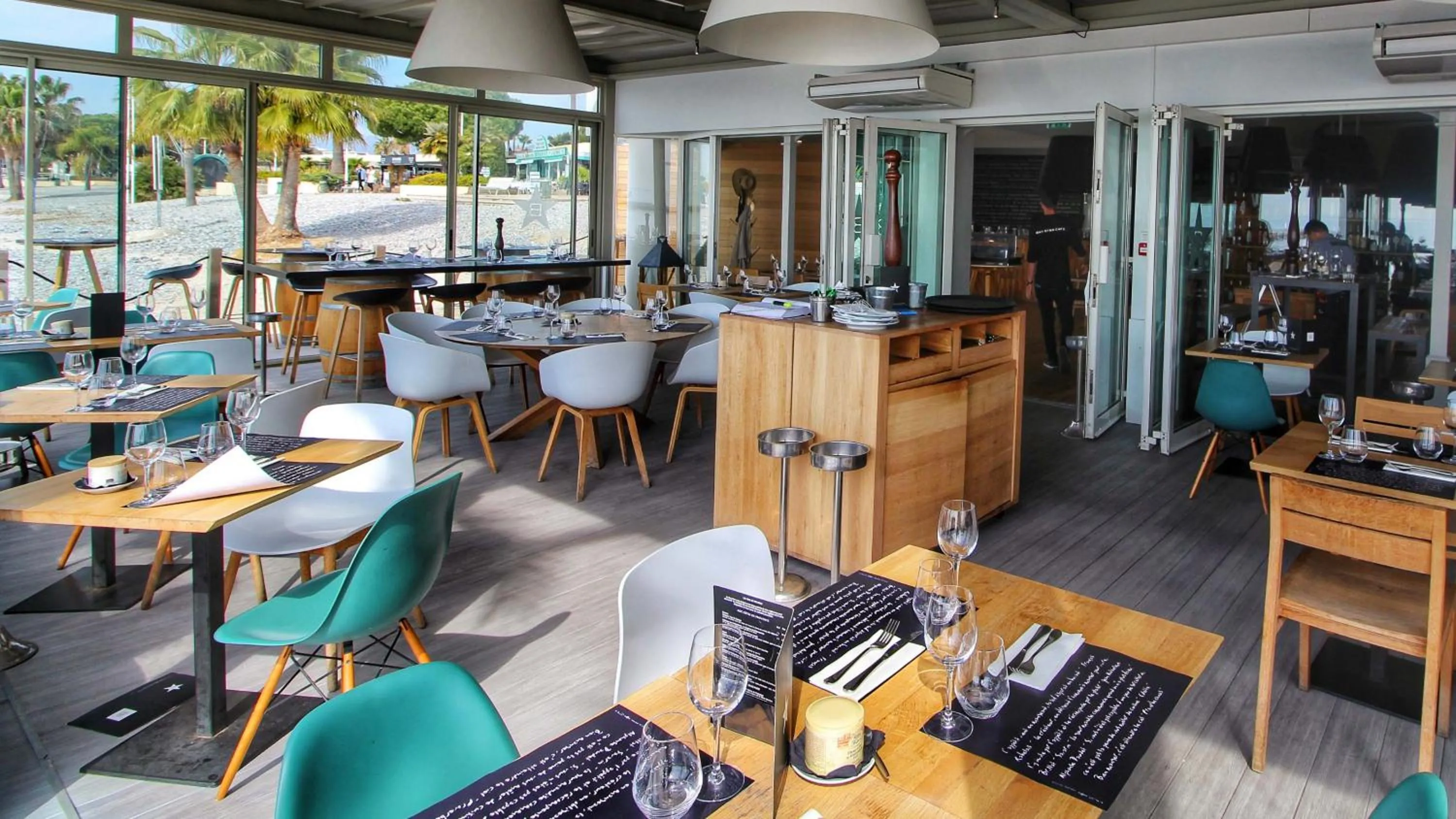 Restaurant/places to eat in Holiday Inn Nice - Port St Laurent by IHG