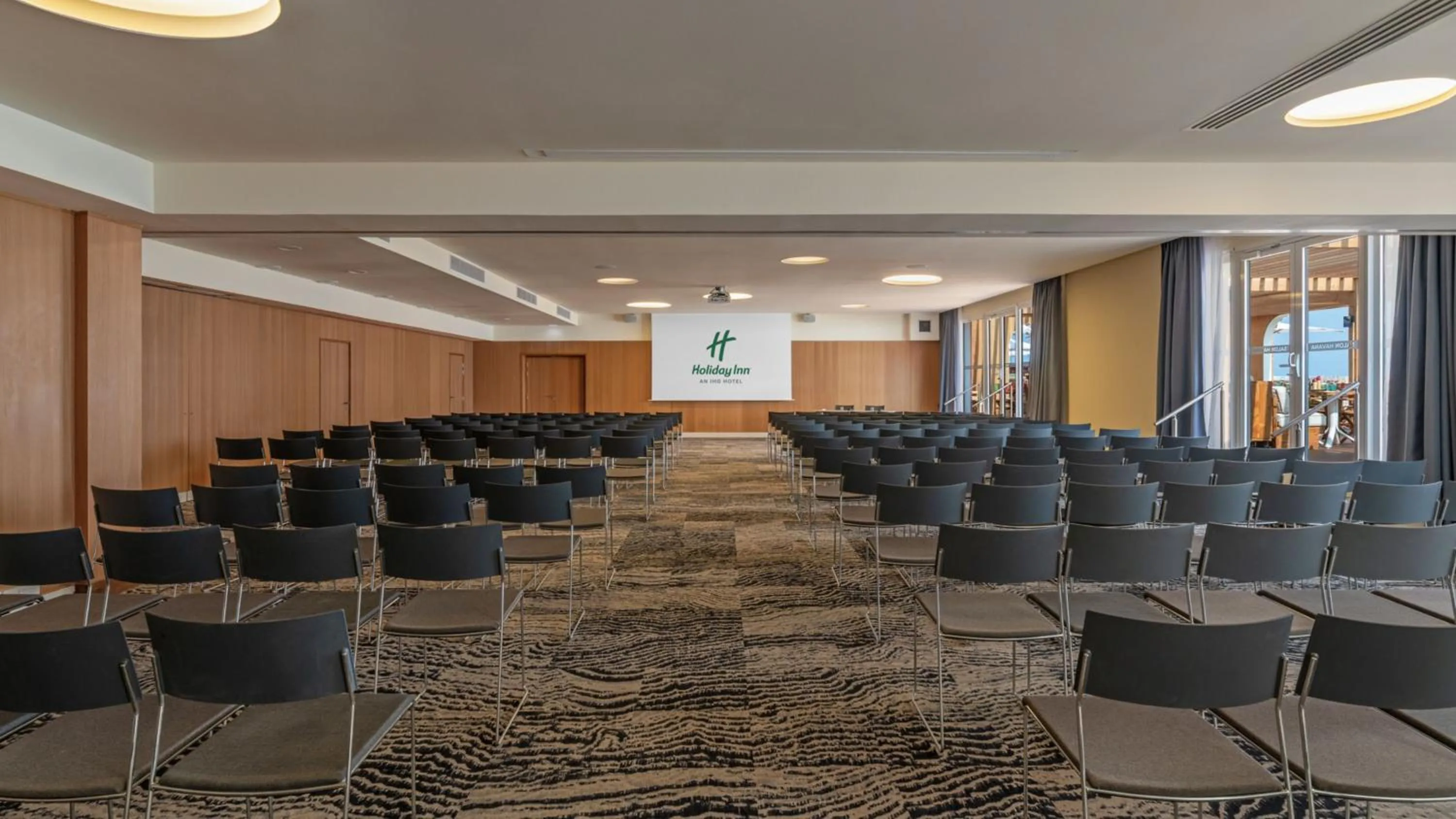 Meeting/conference room in Holiday Inn Nice - Port St Laurent by IHG