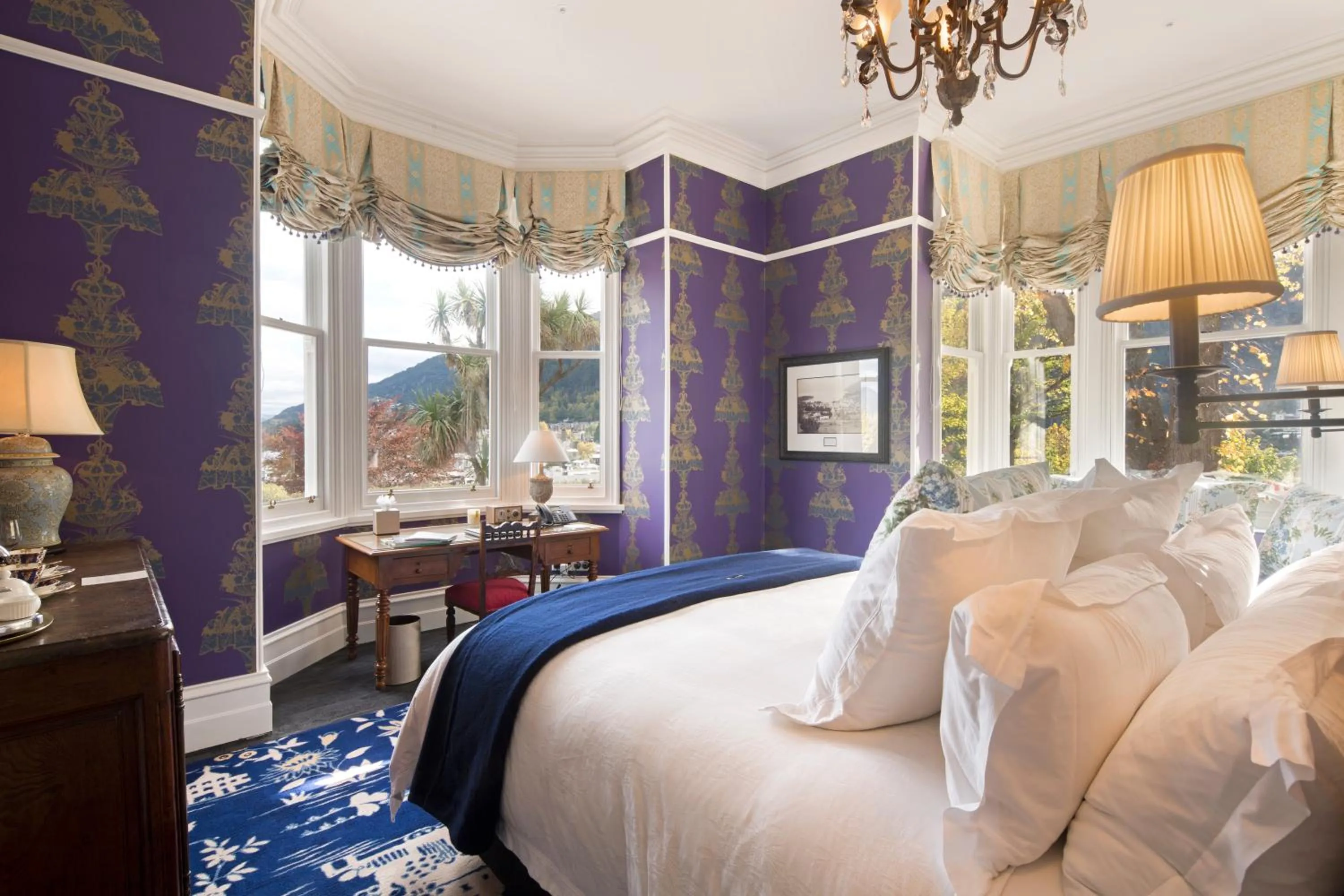 Photo of the whole room, Bed in Hulbert House Luxury Boutique Lodge Queenstown