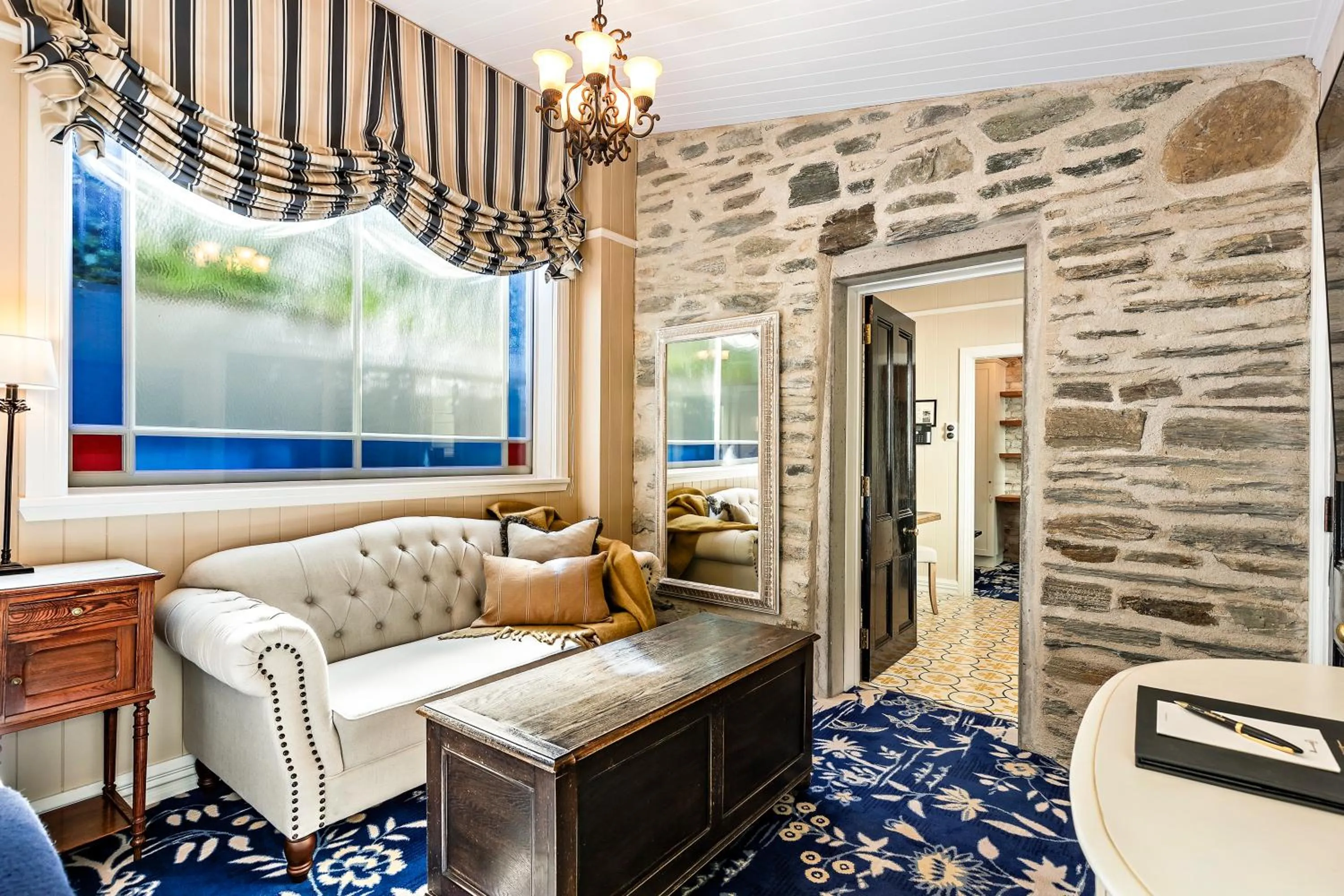 Seating area in Hulbert House Luxury Boutique Lodge Queenstown