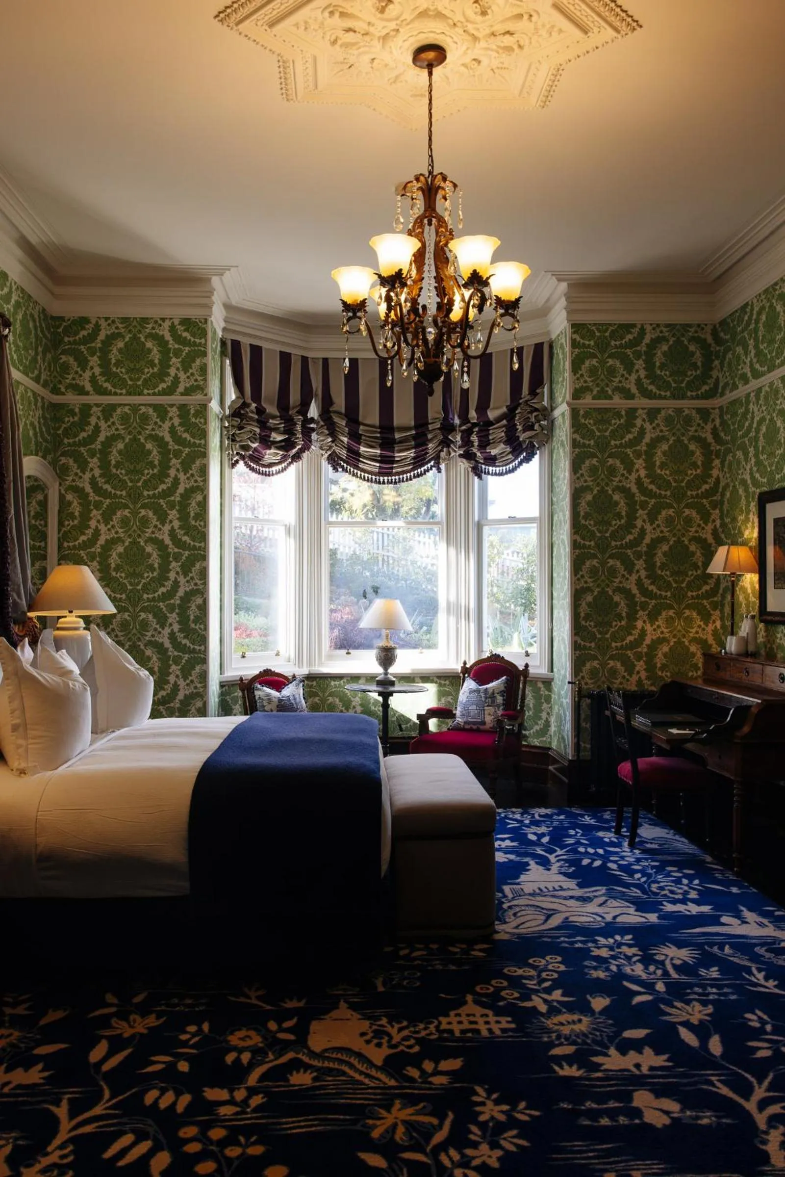 Bed in Hulbert House Luxury Boutique Lodge Queenstown