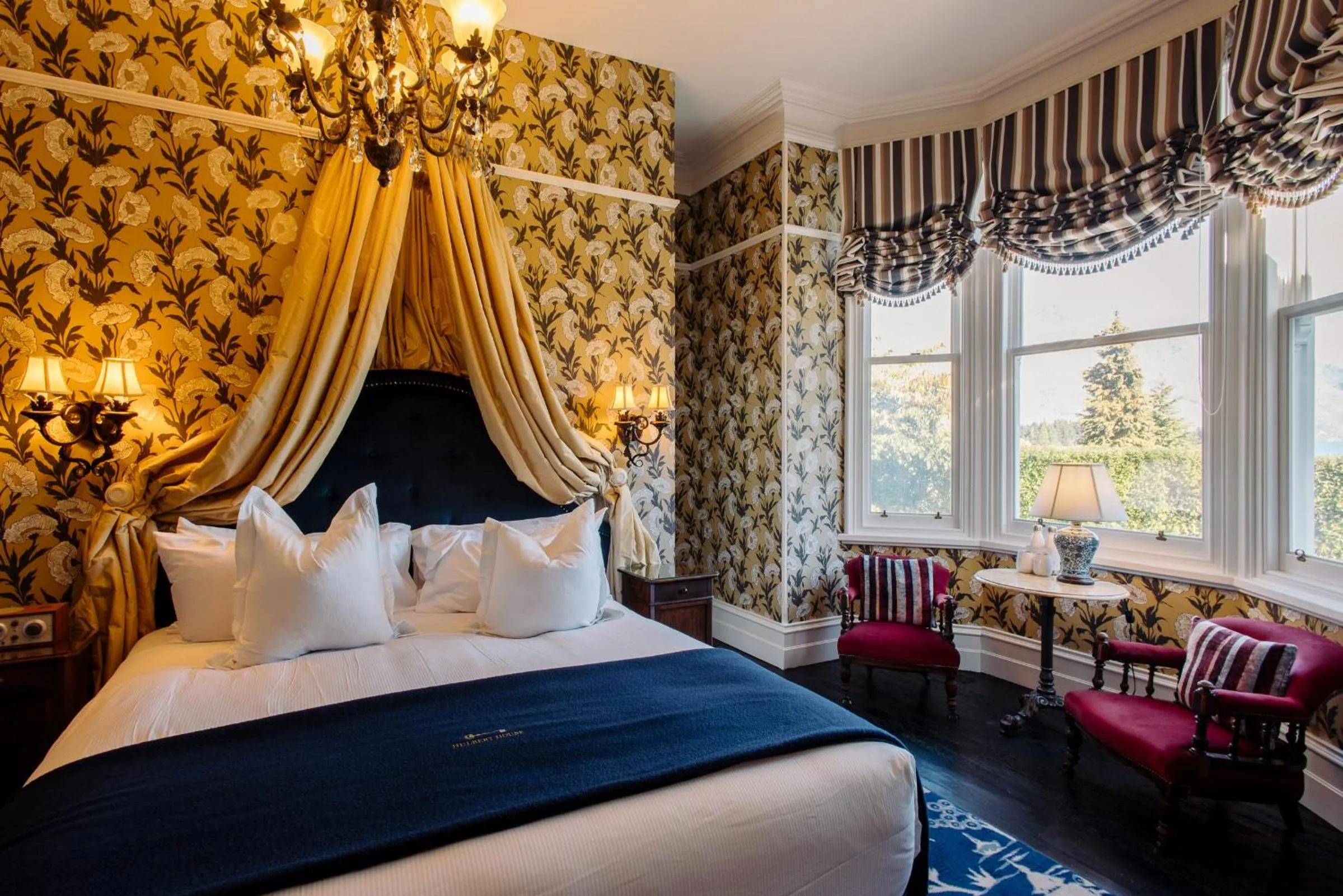 Bed in Hulbert House Luxury Boutique Lodge Queenstown