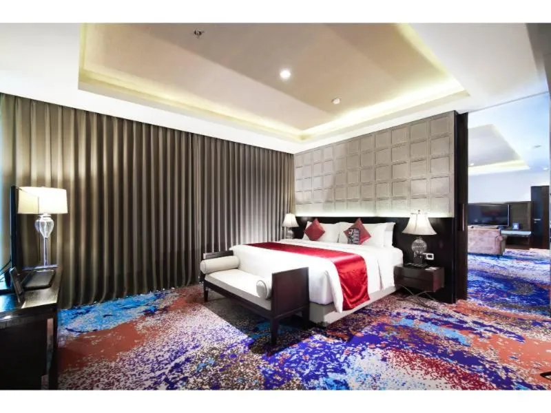 Bedroom, Bed in Aston Pasteur