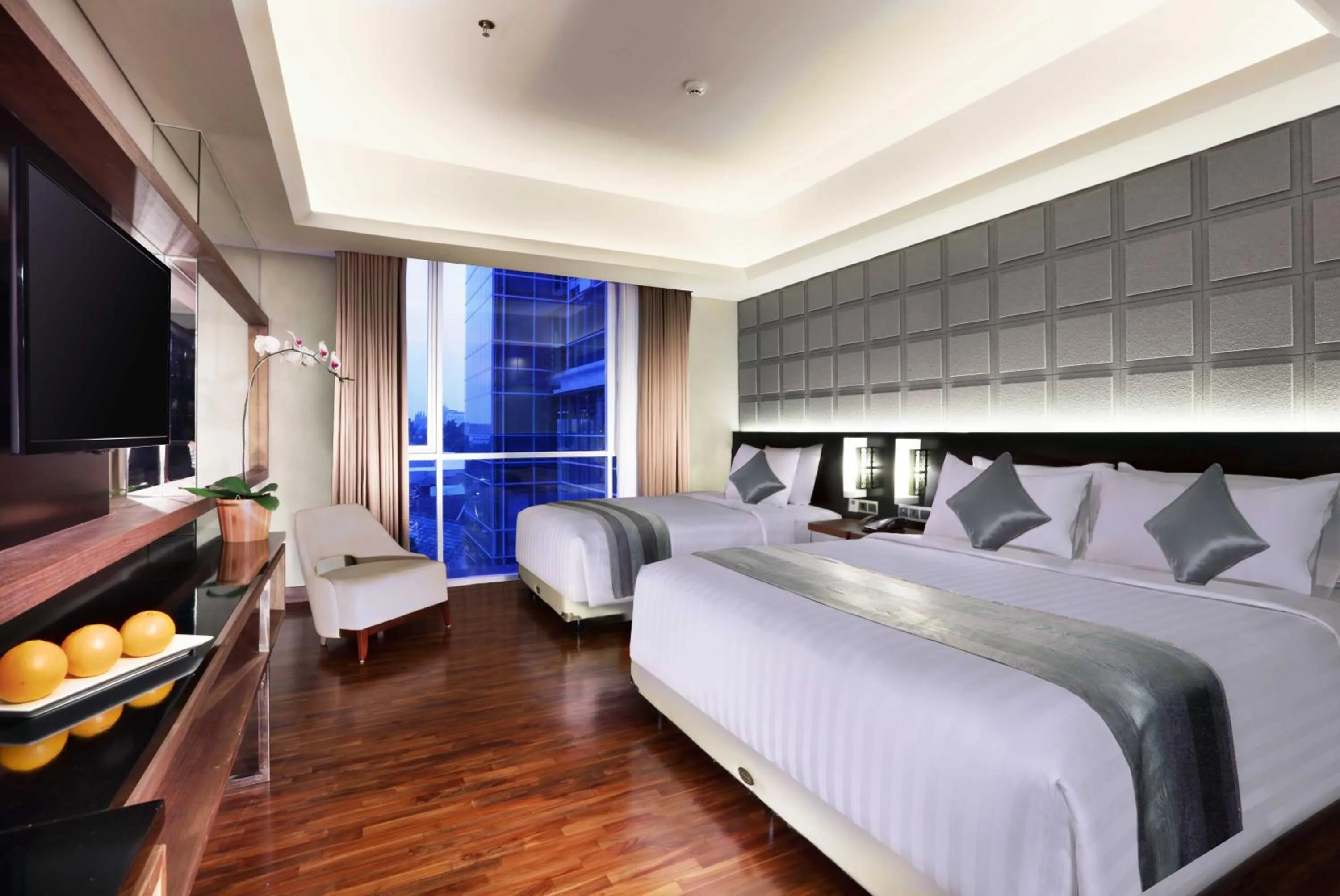 Bedroom, Bed in Aston Pasteur