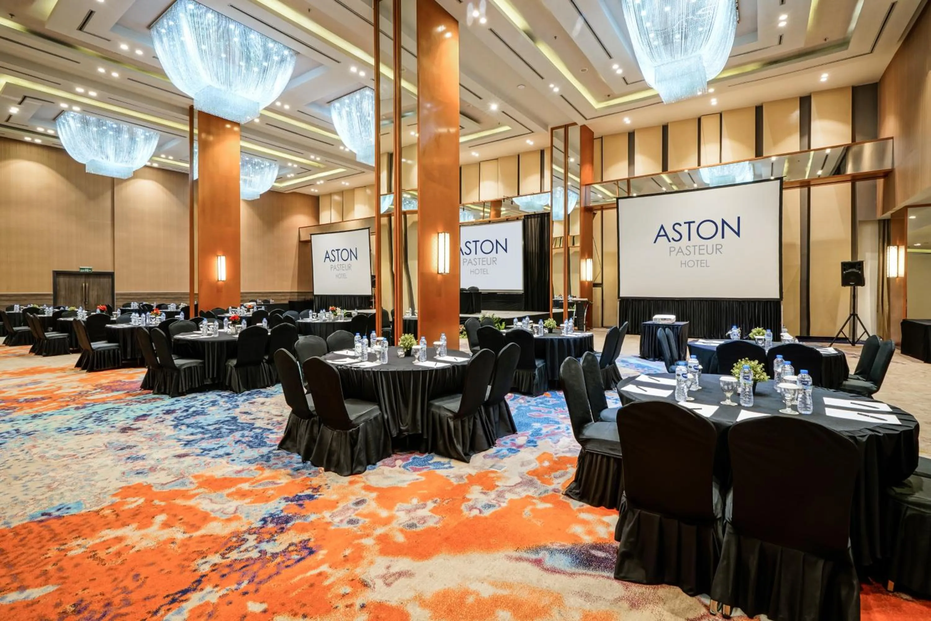 Meeting/conference room in Aston Pasteur