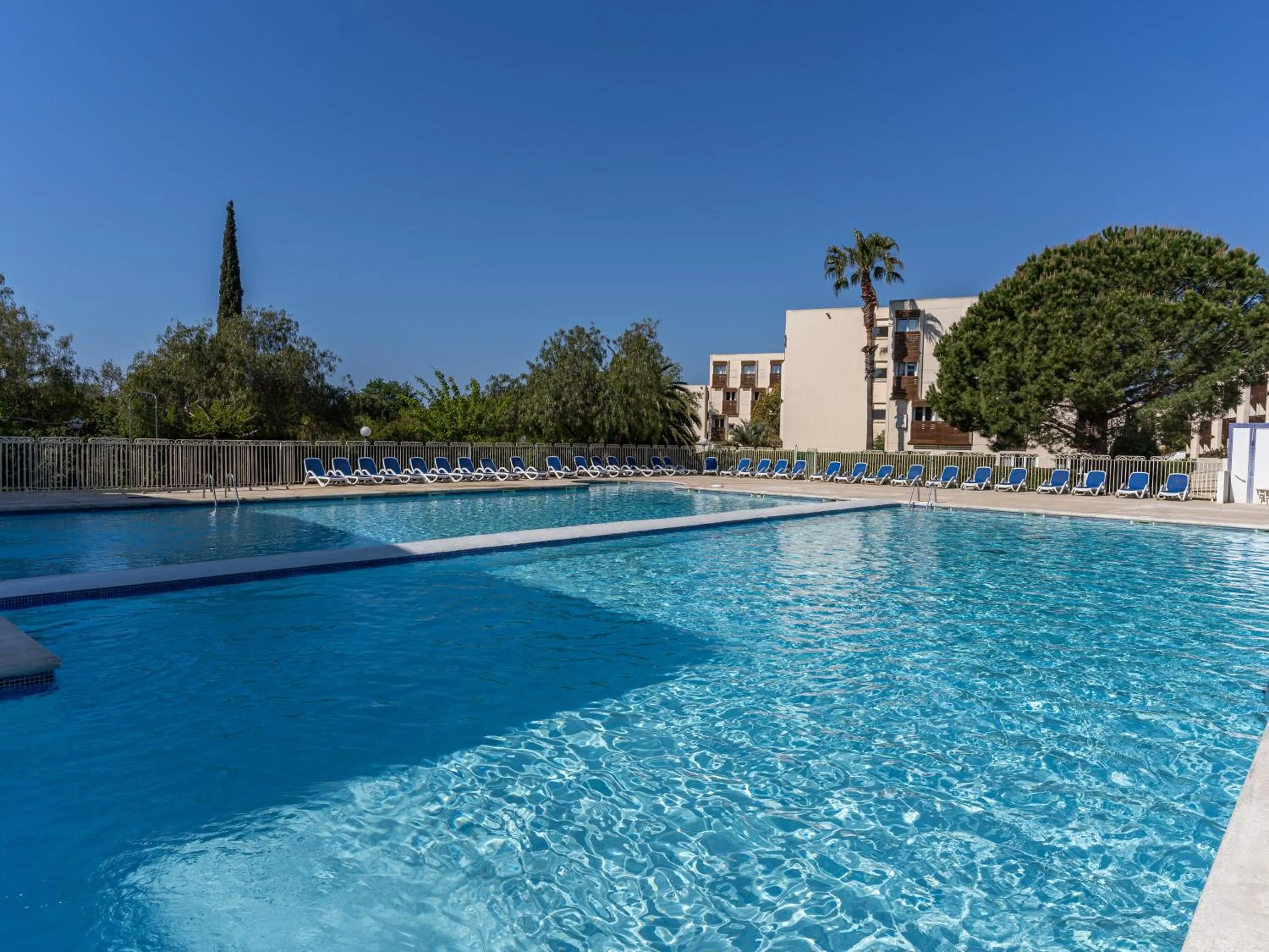 Swimming pool in Vacancéole - Résidence L'Ile d'Or