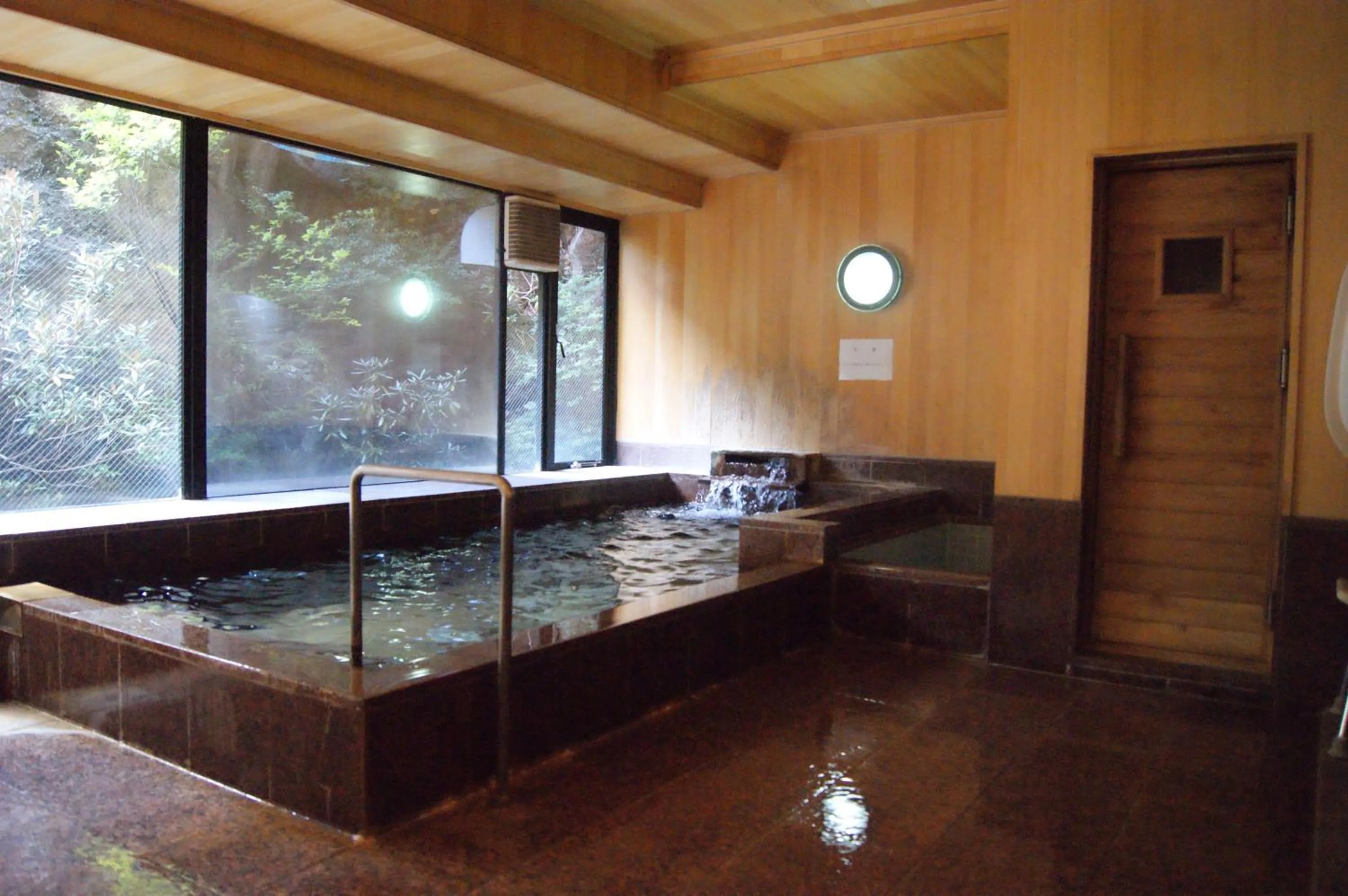 Hot Spring Bath in Wakamizusou