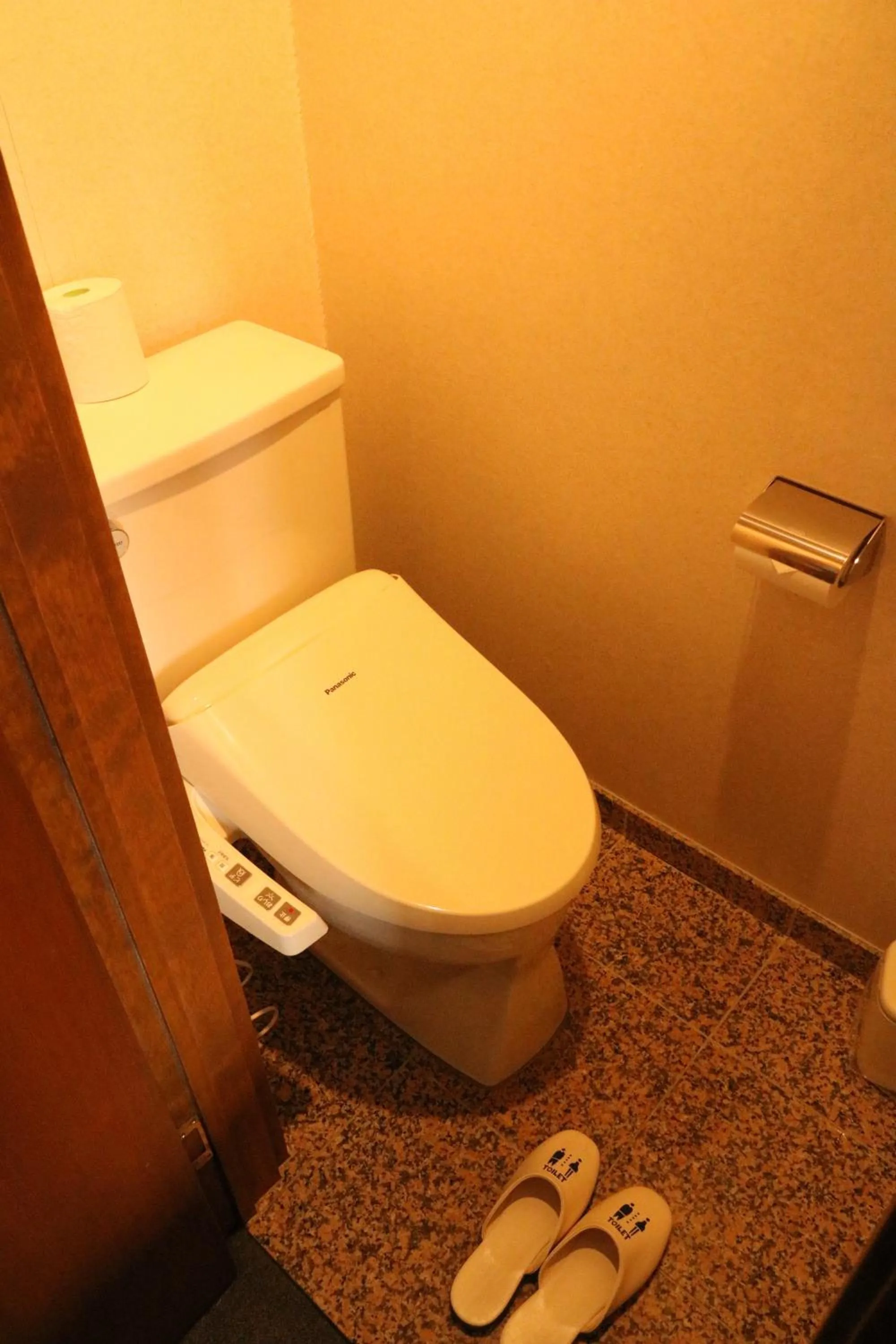 Photo of the whole room in Wakamizusou