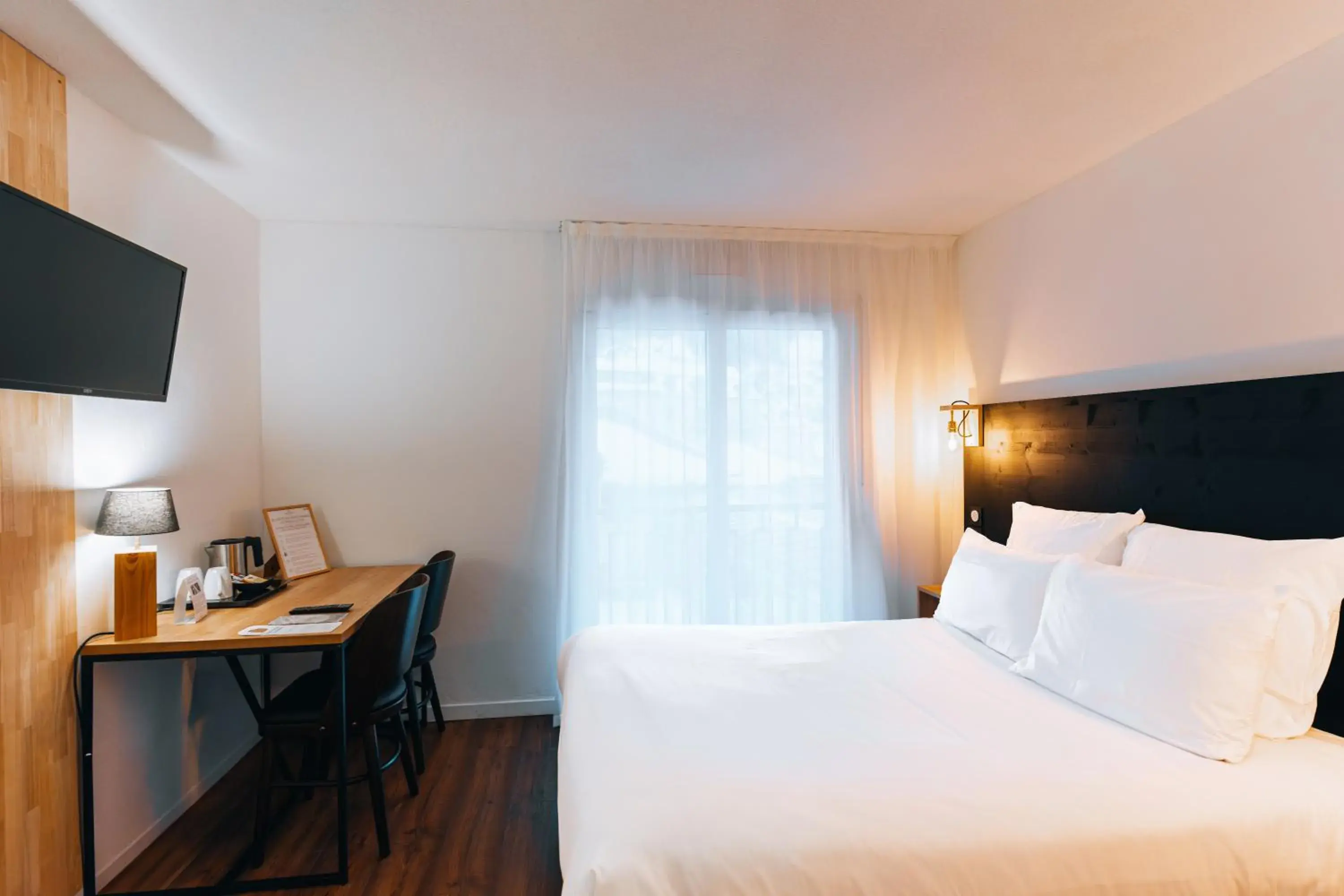 Double Room in Garden & City Cauterets Balneo Double Room in Garden & City Cauterets Balneo