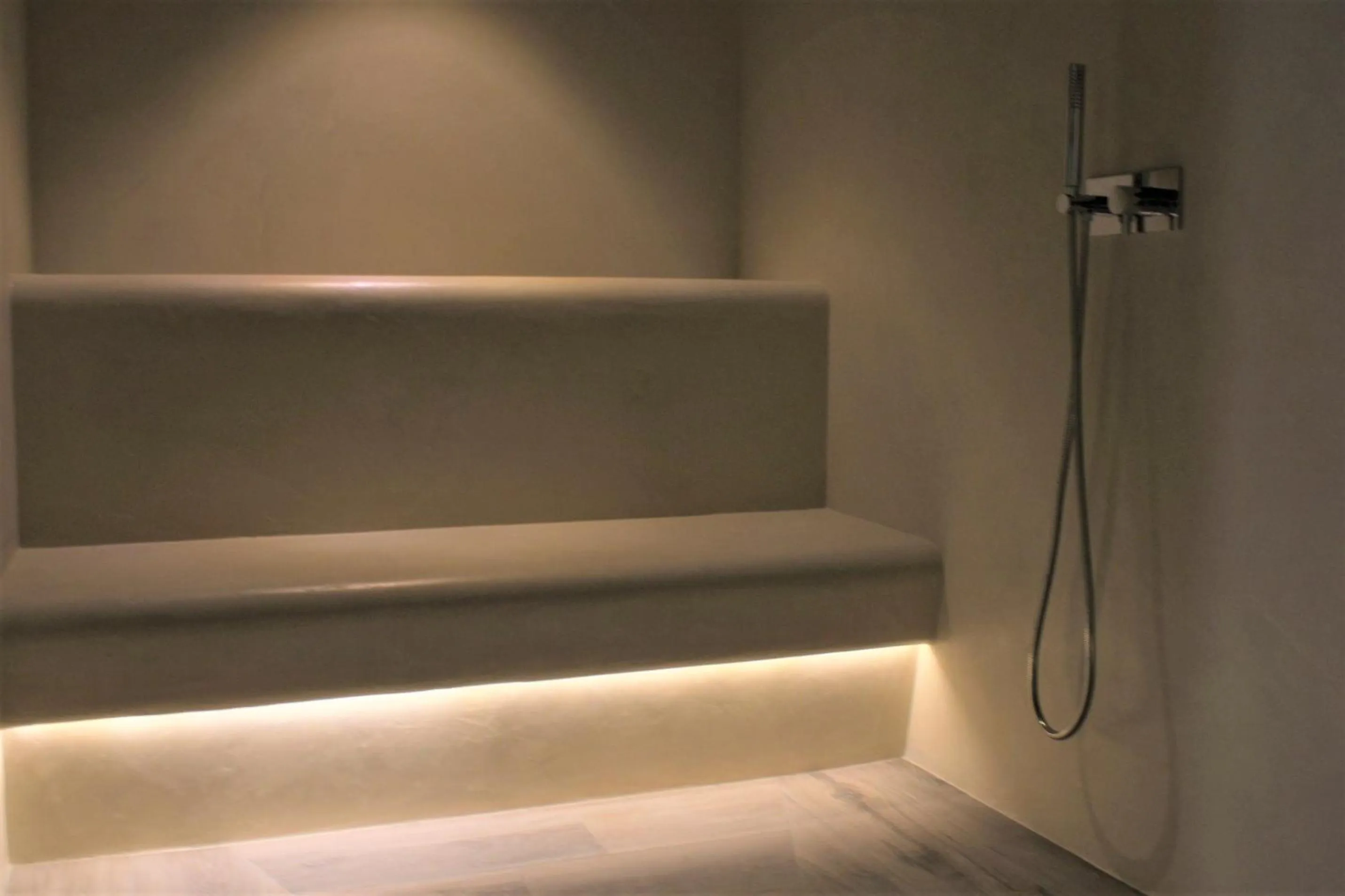 Steam room in Garden & City Cauterets Balneo