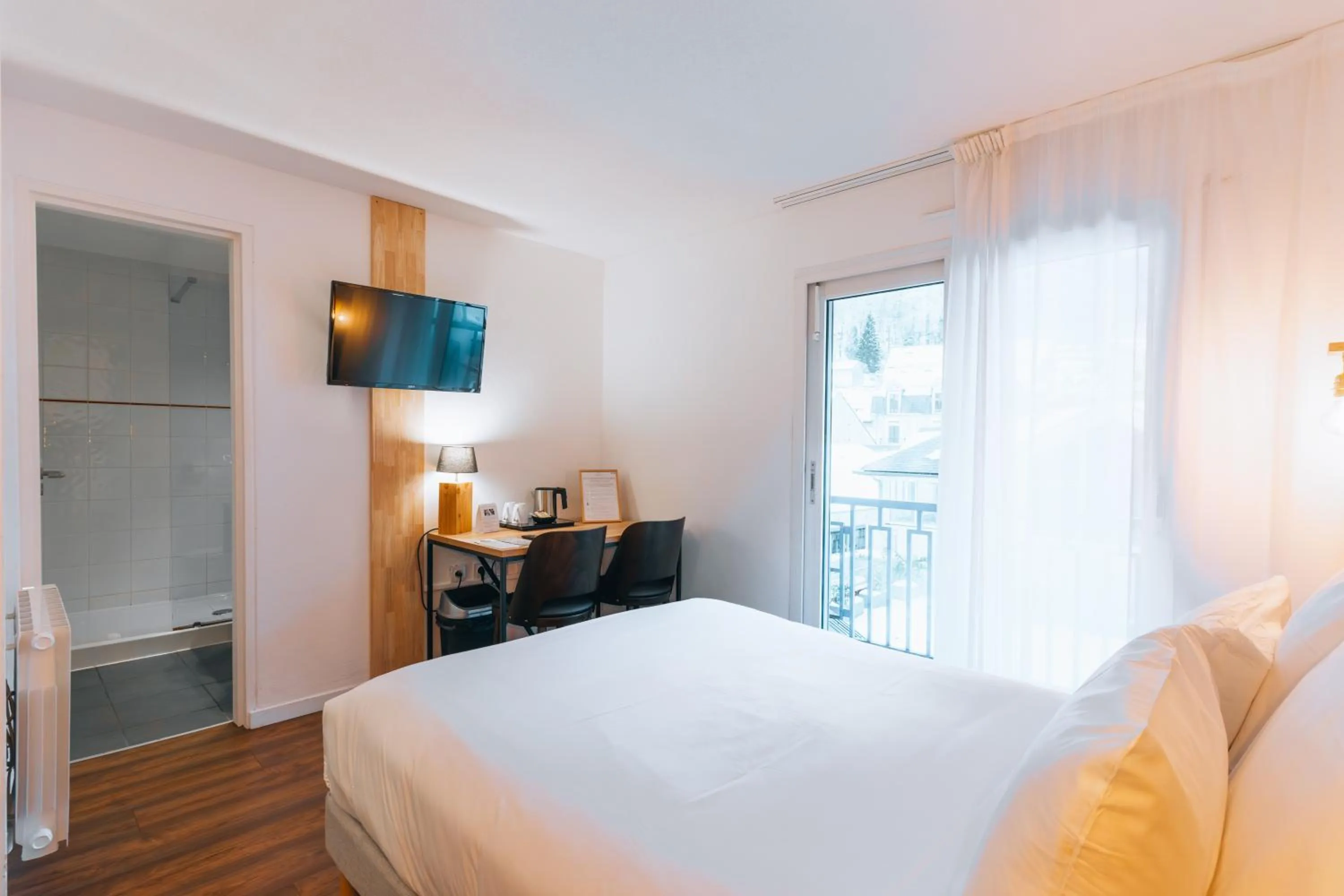 Double Room in Garden & City Cauterets Balneo