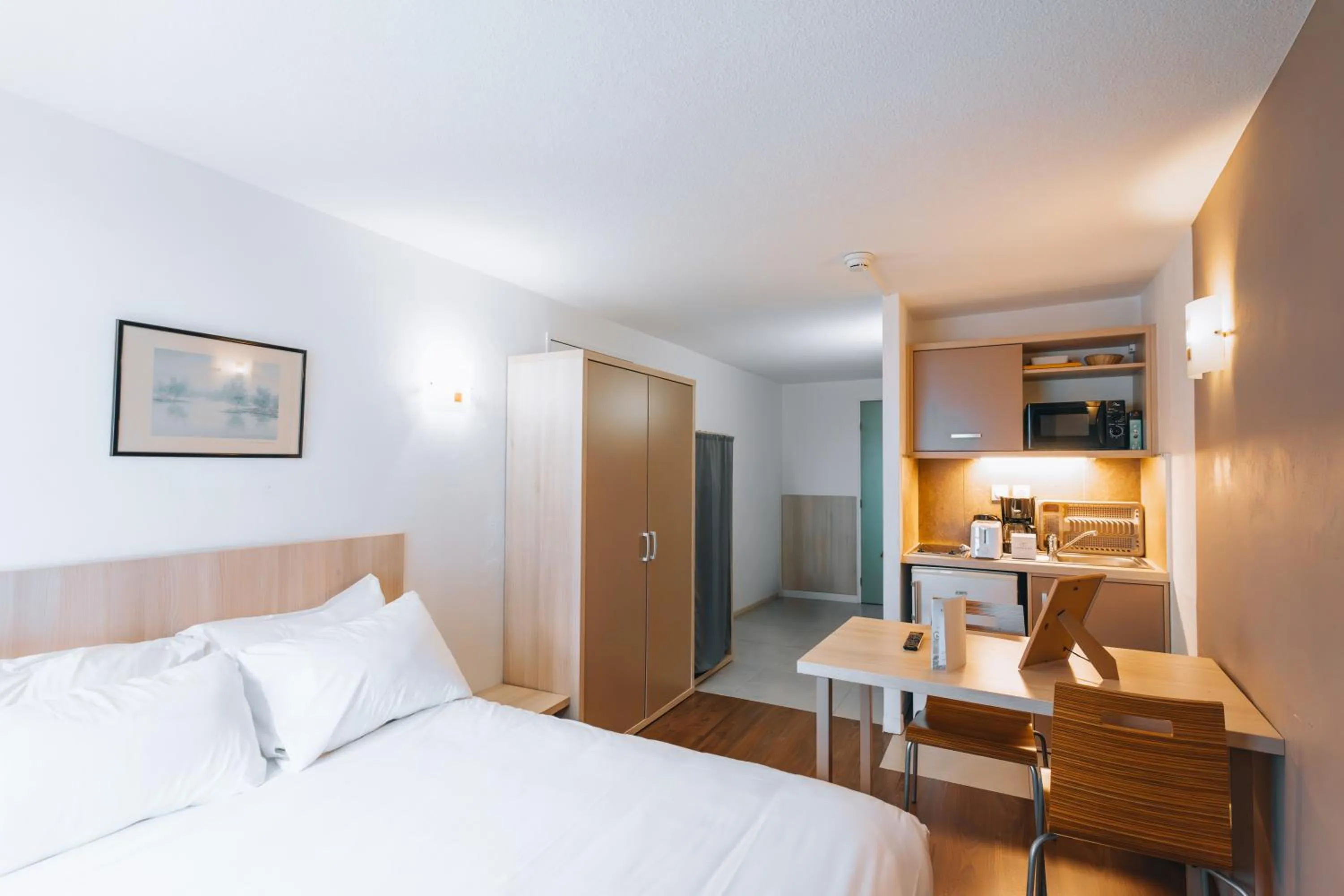 Bed in Garden & City Cauterets Balneo