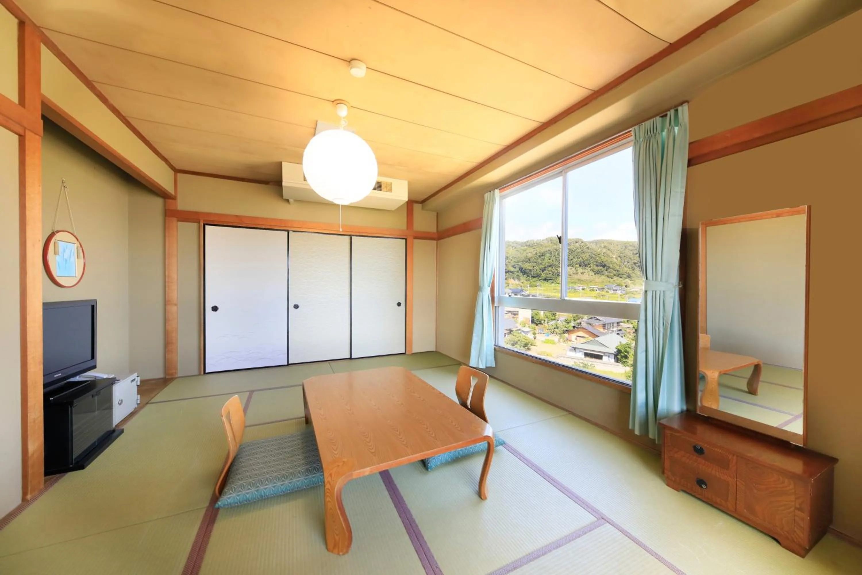 Photo of the whole room, Bed in Boso Shirahama Umisato Hotel