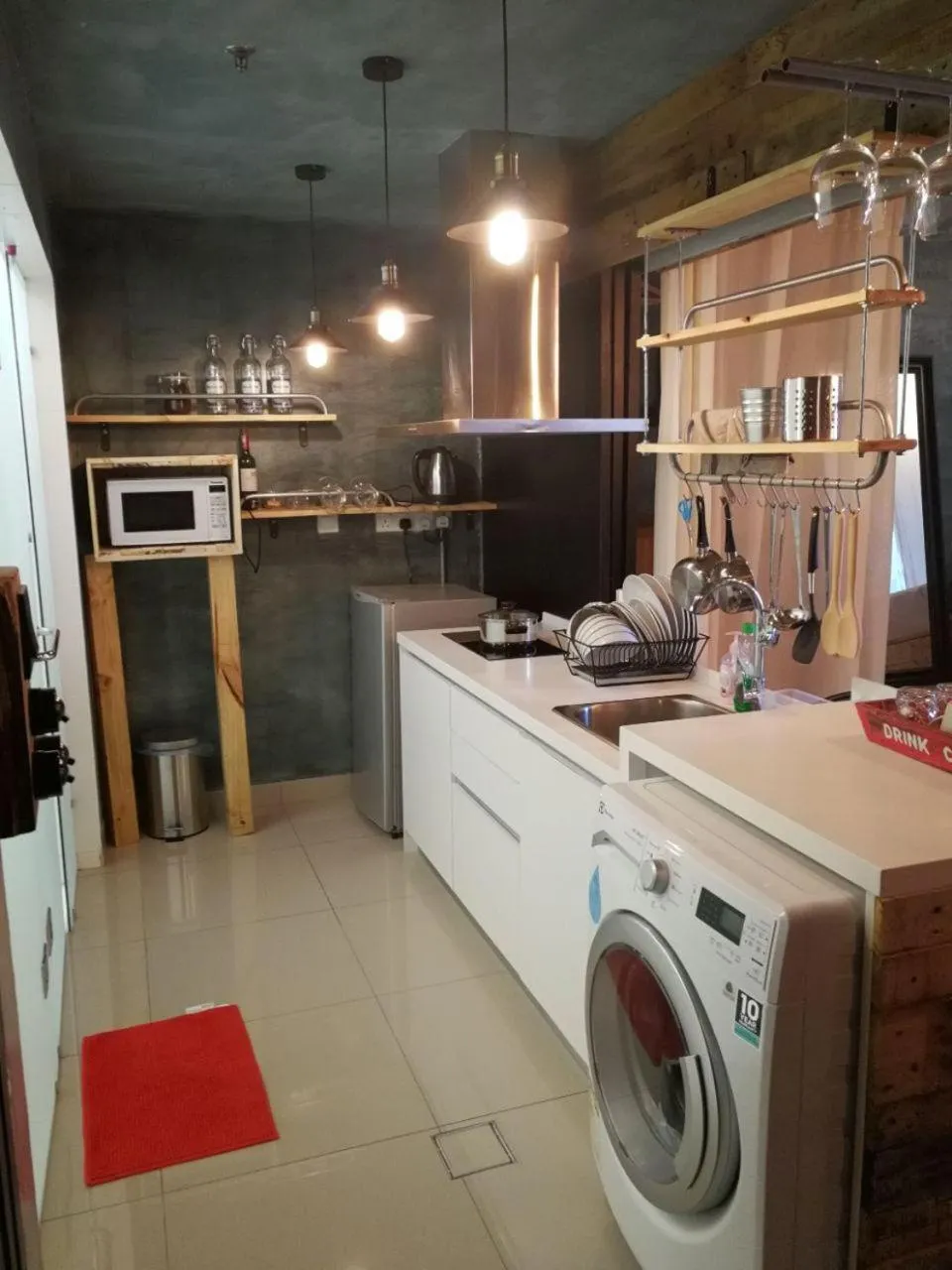 Kitchen or kitchenette in De Houz @ Setia Alam Trefoil Homestay