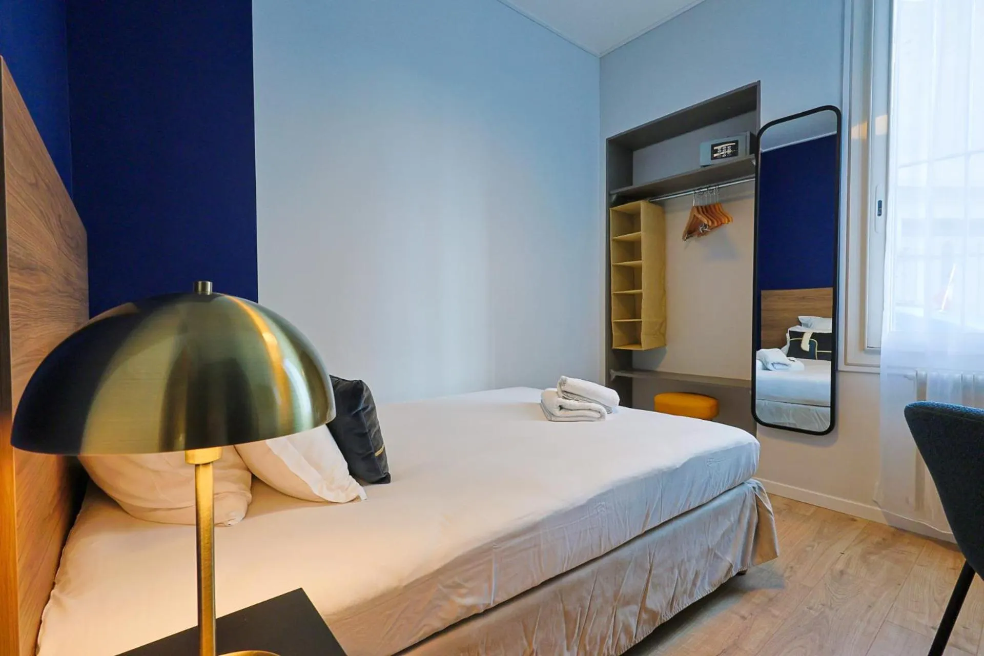 Photo of the whole room, Bed in Hotel Albert 1er