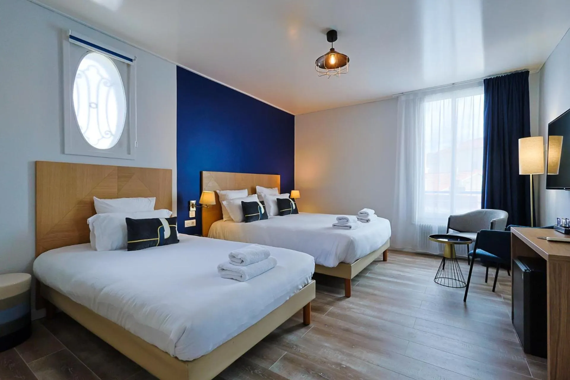 Photo of the whole room, Bed in Hotel Albert 1er