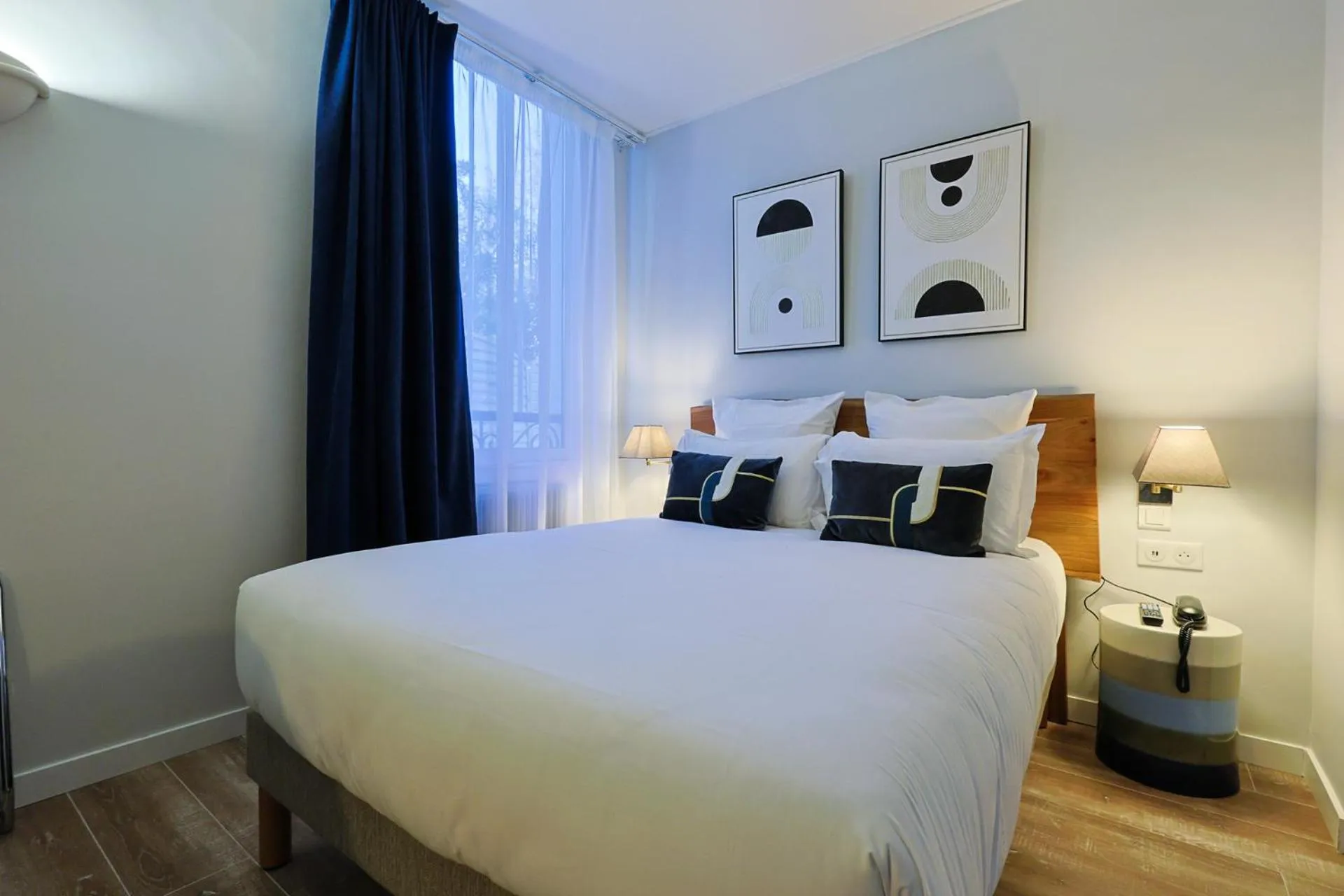 Photo of the whole room, Bed in Hotel Albert 1er