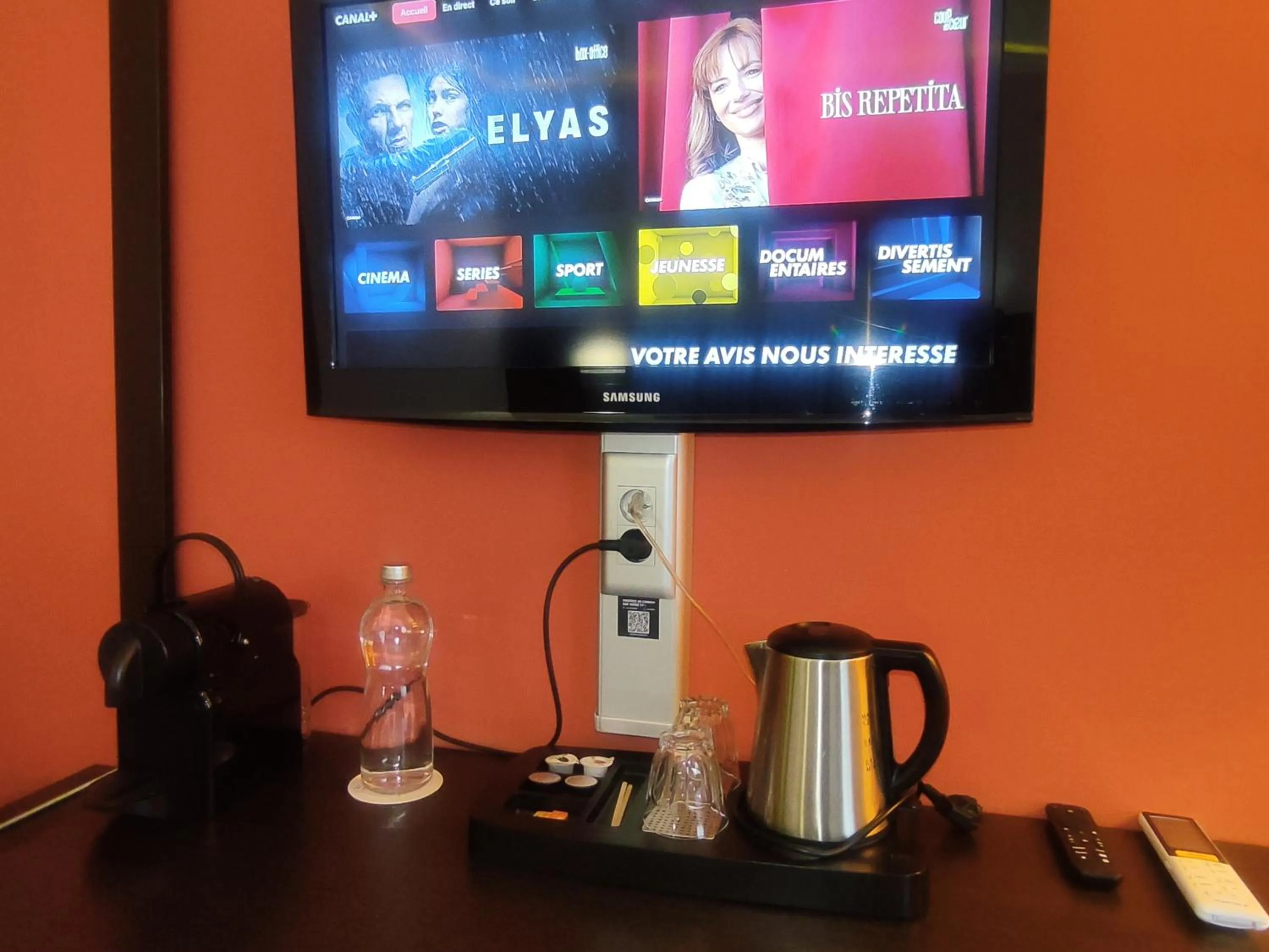 Coffee/tea facilities in Contact Hotel BG Limoges Sud