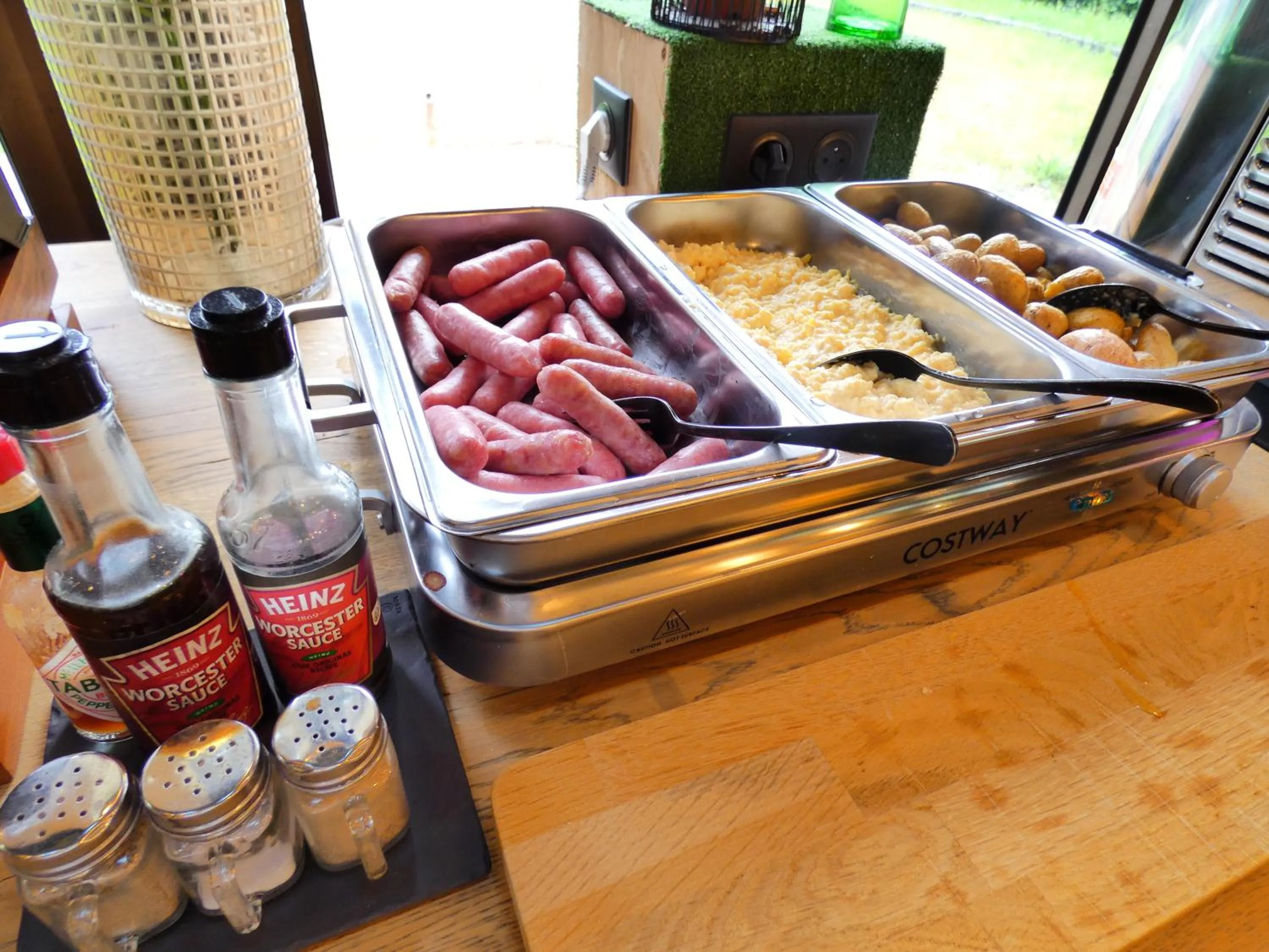 Buffet breakfast in Contact Hotel BG Limoges Sud