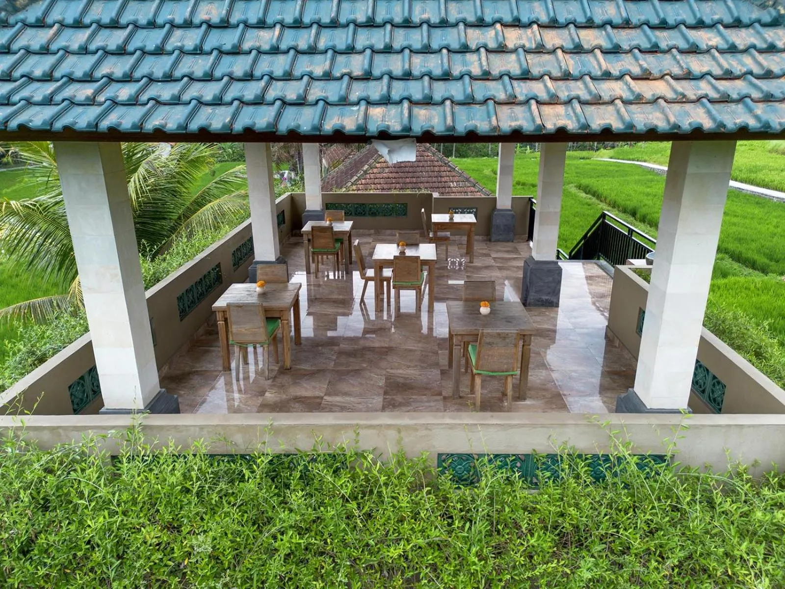 Restaurant/places to eat in Cahaya Ubud Villa