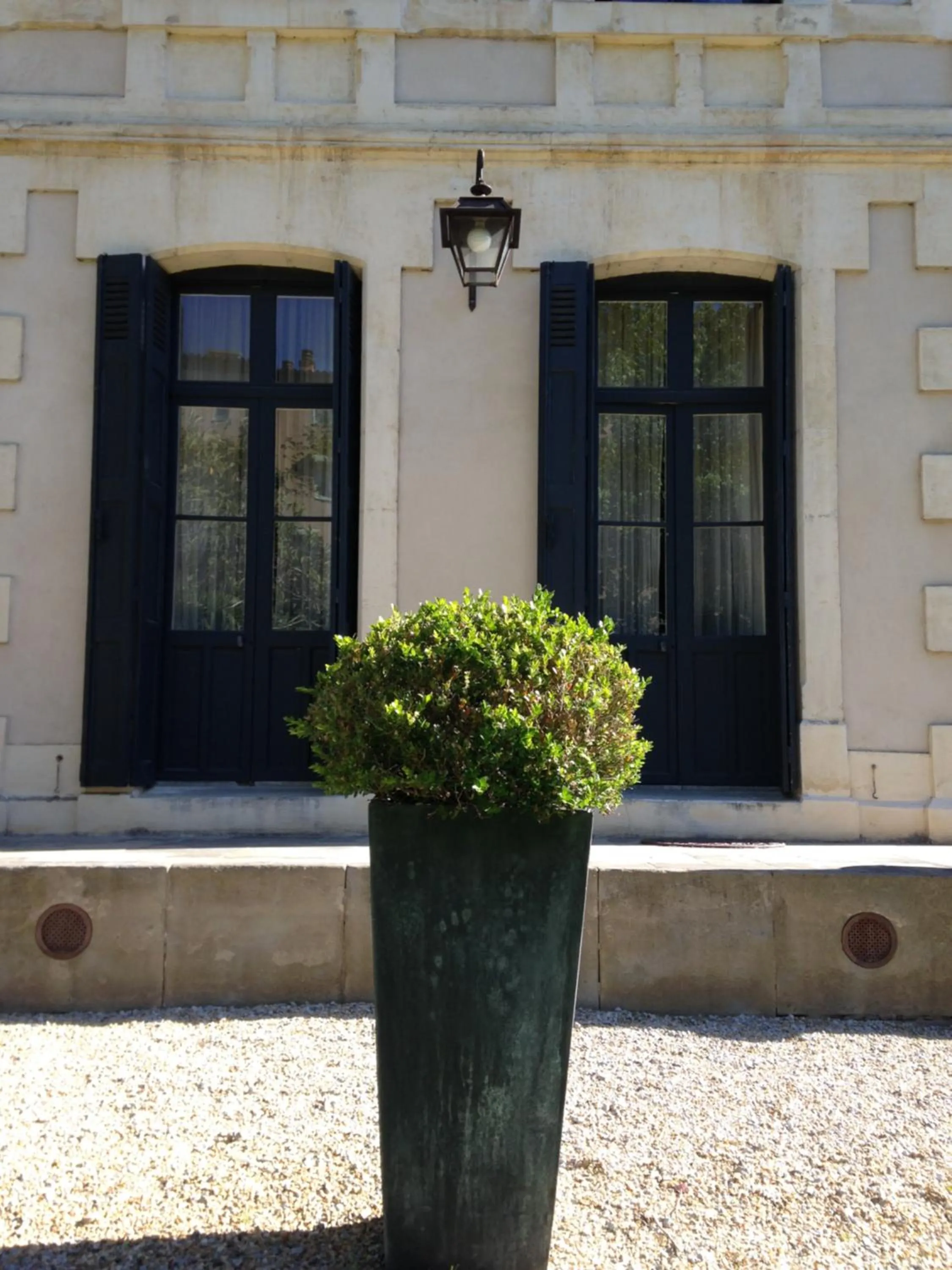 Property building in Demeure Saint Louis Historic manor, City 700m, free parking,A C,Clim,WIFI, city view, Garden