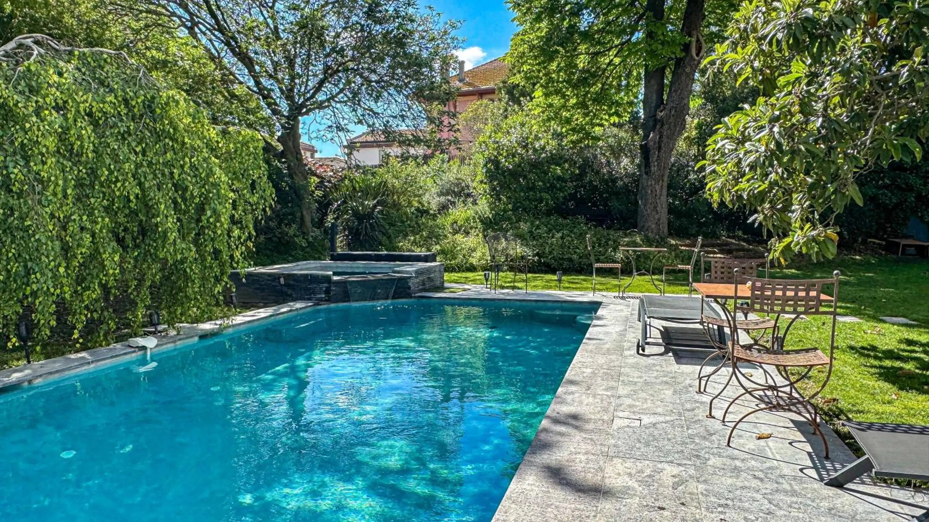 Swimming pool in Demeure Saint Louis Historic manor, City 700m, free parking,A C,Clim,WIFI, city view, Garden