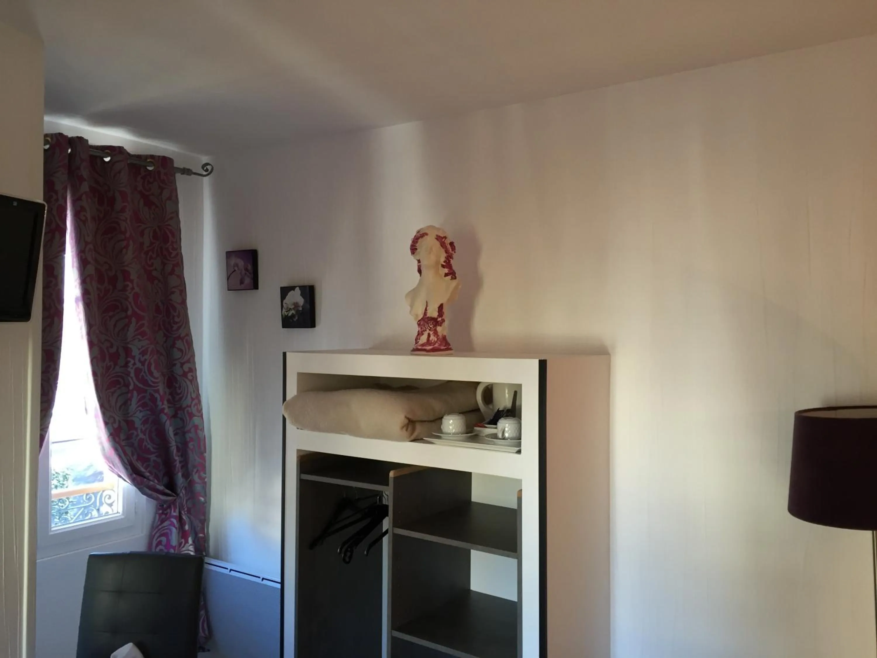 Coffee/tea facilities in Hostellerie Normande