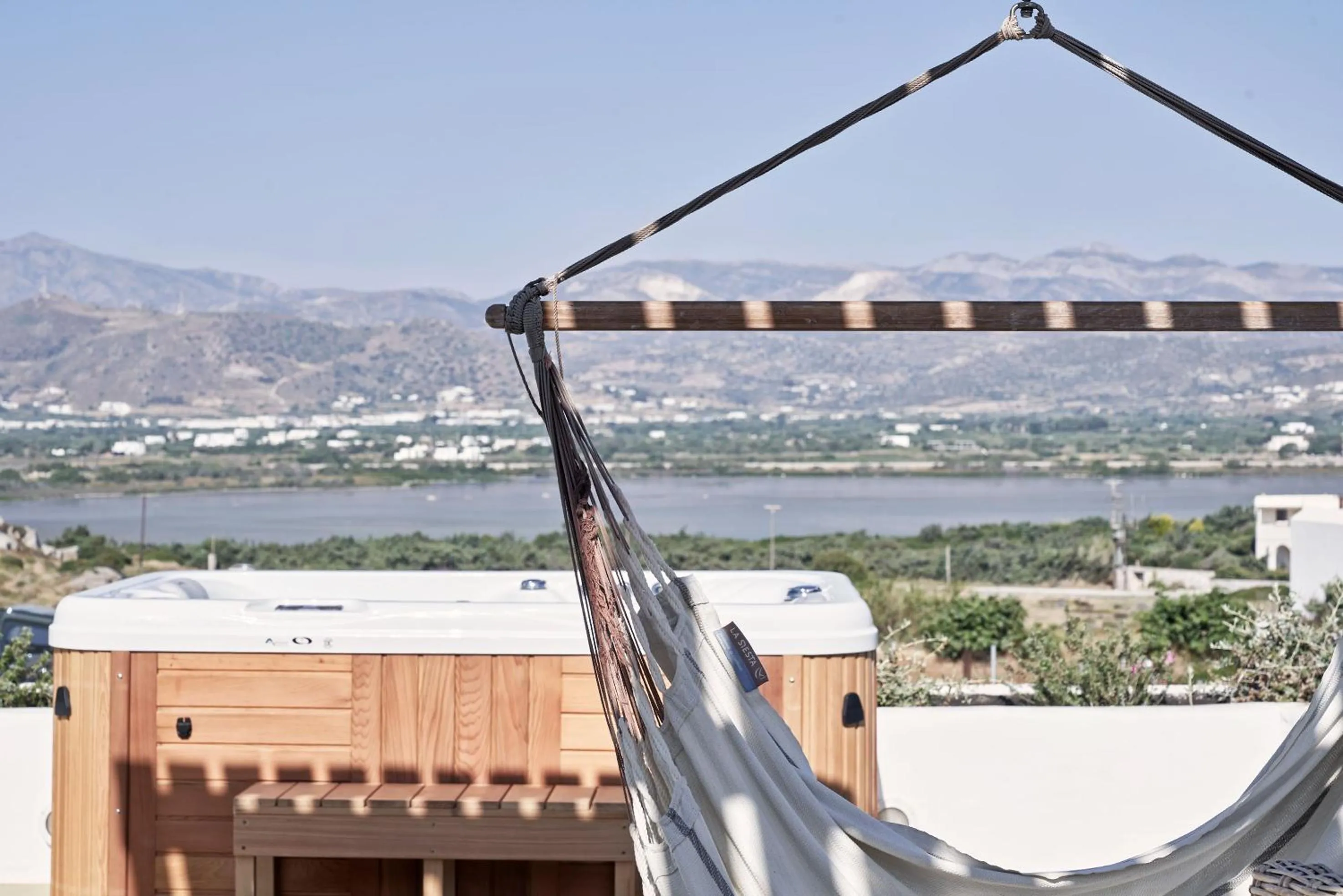 Hot Tub in Naxian Utopia | Luxury Villas & Suites