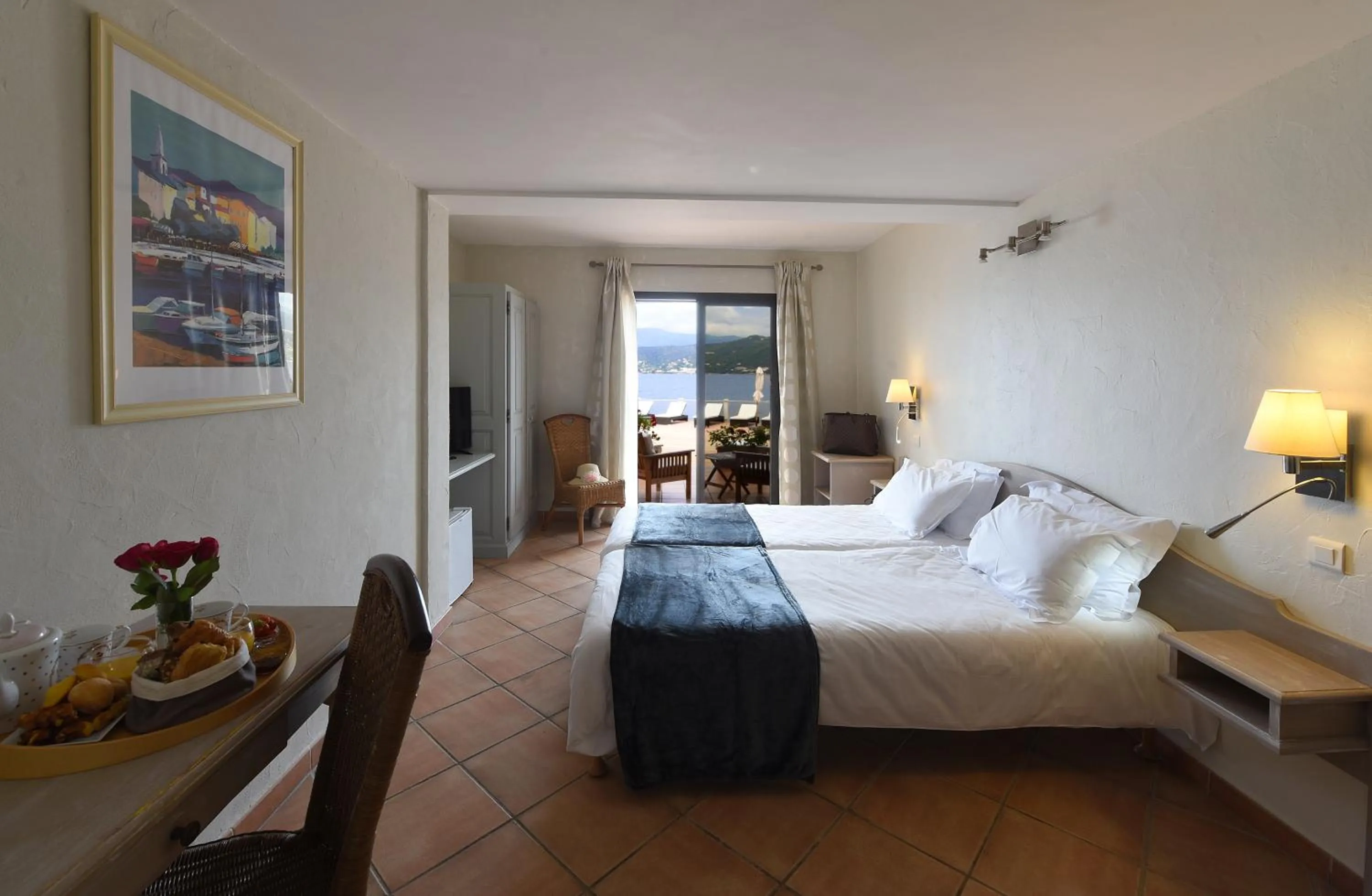 Photo of the whole room, Bed in Hôtel Castel d'Orcino