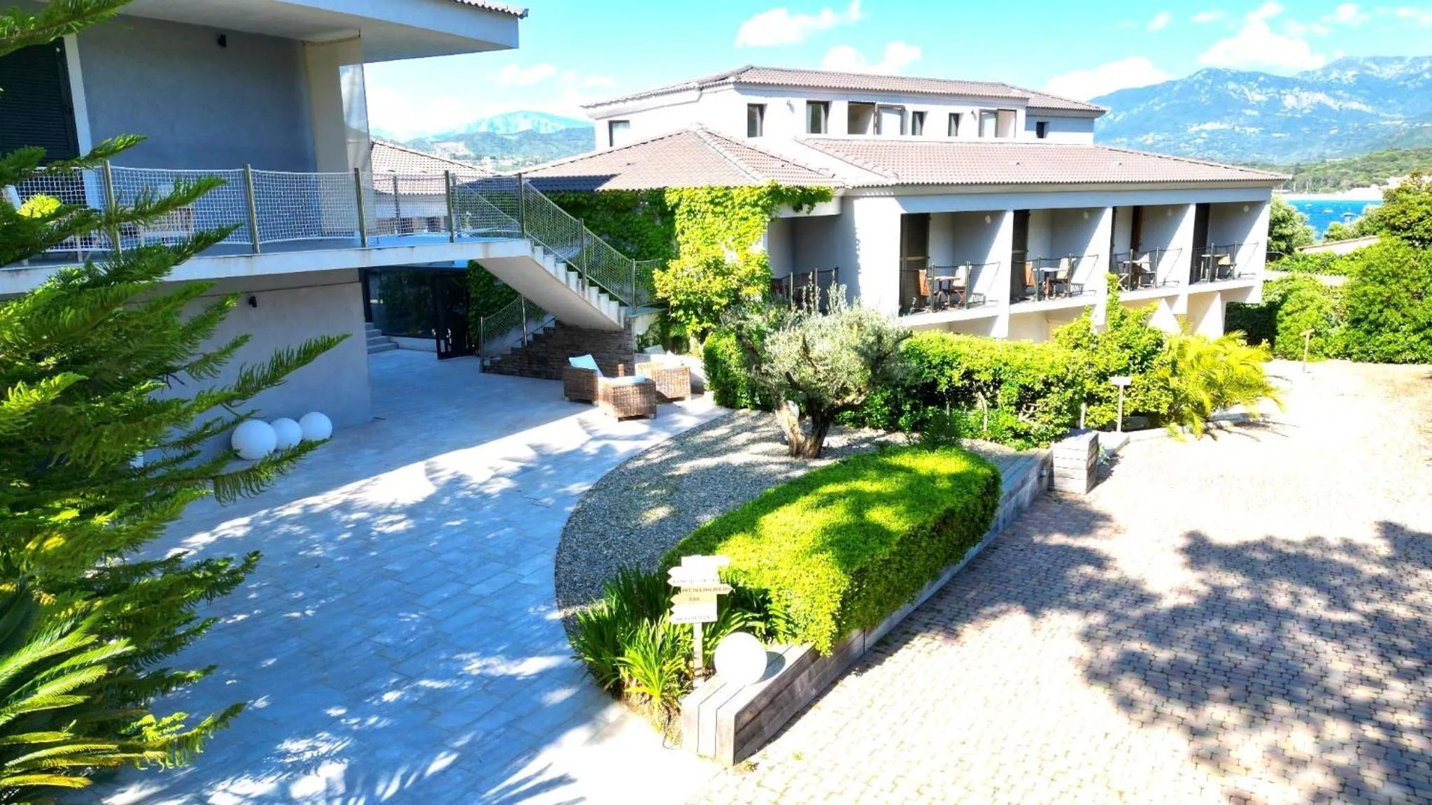 Property building in Hôtel Castel d'Orcino
