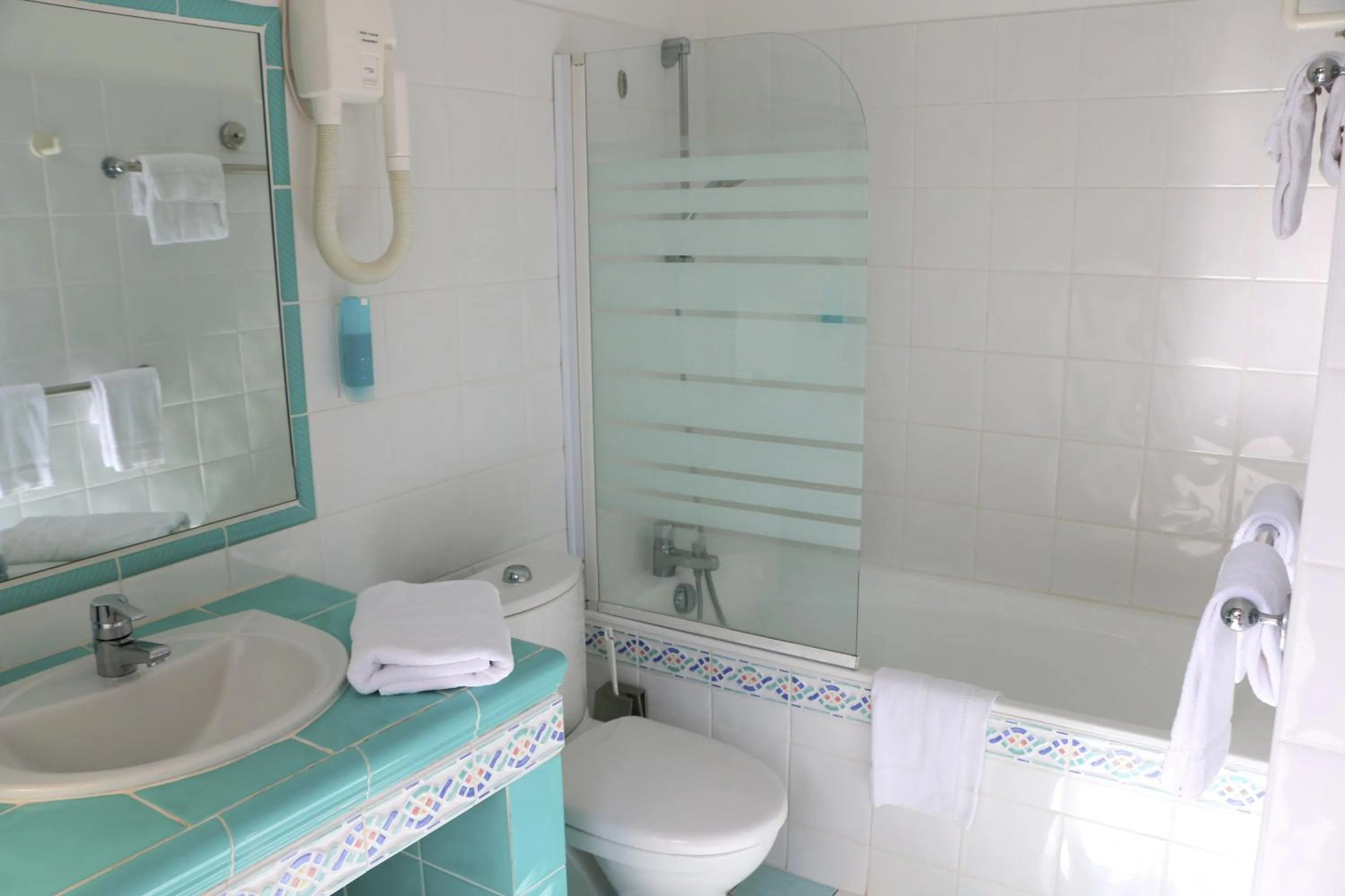 Bath in Hôtel Castel d'Orcino