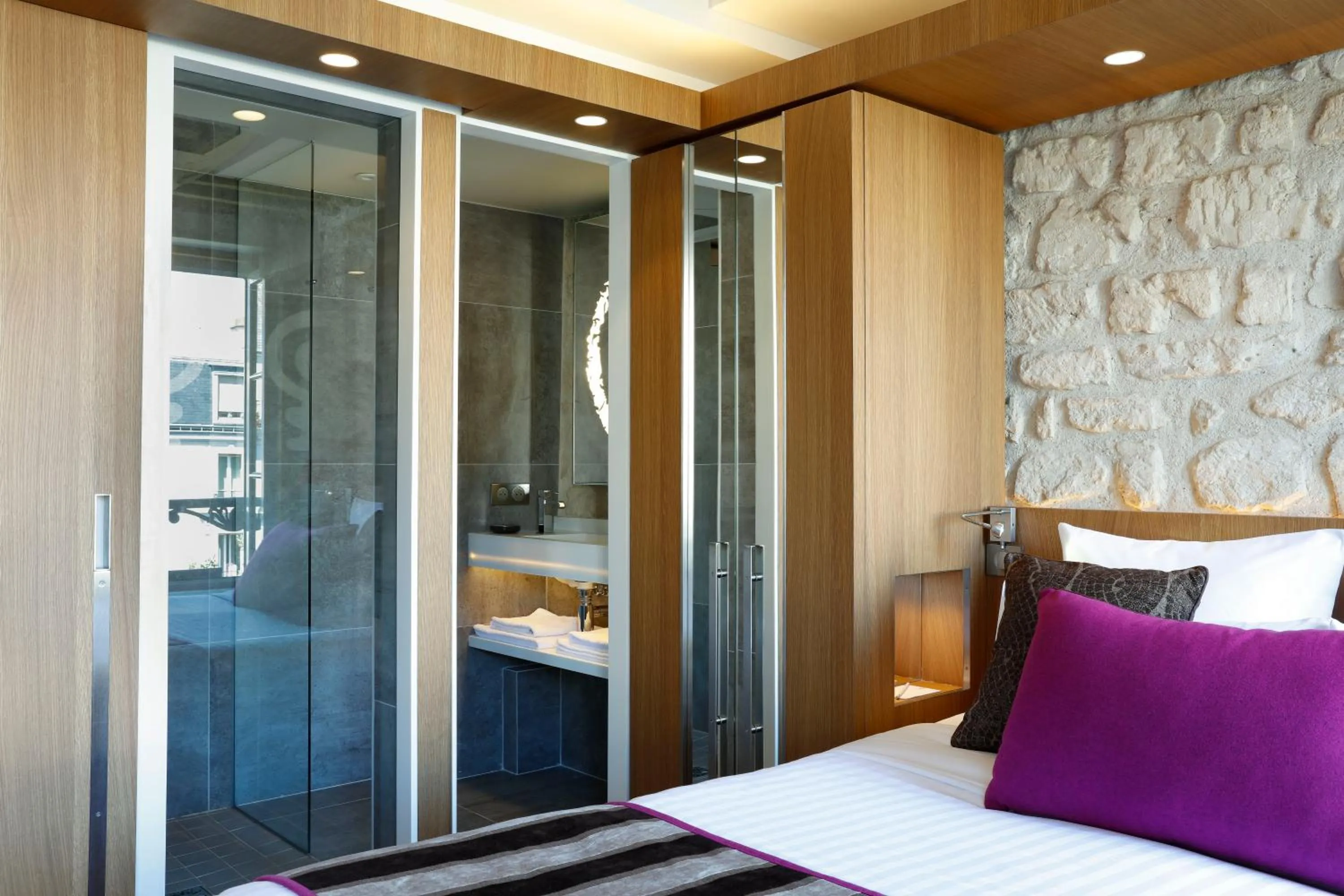 Decorative detail, Bed in Select Hotel