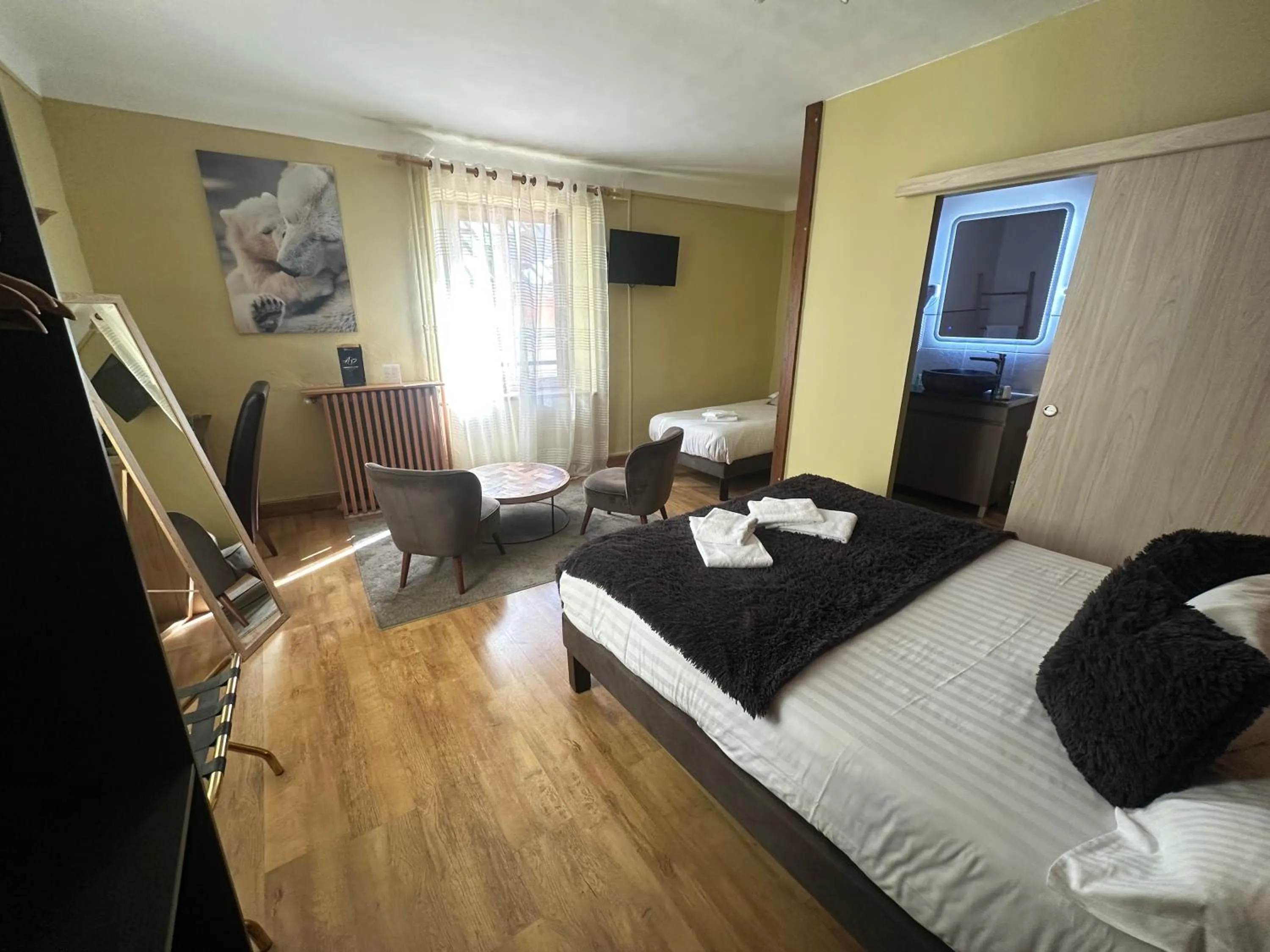 Bed in Auberge de la Paix