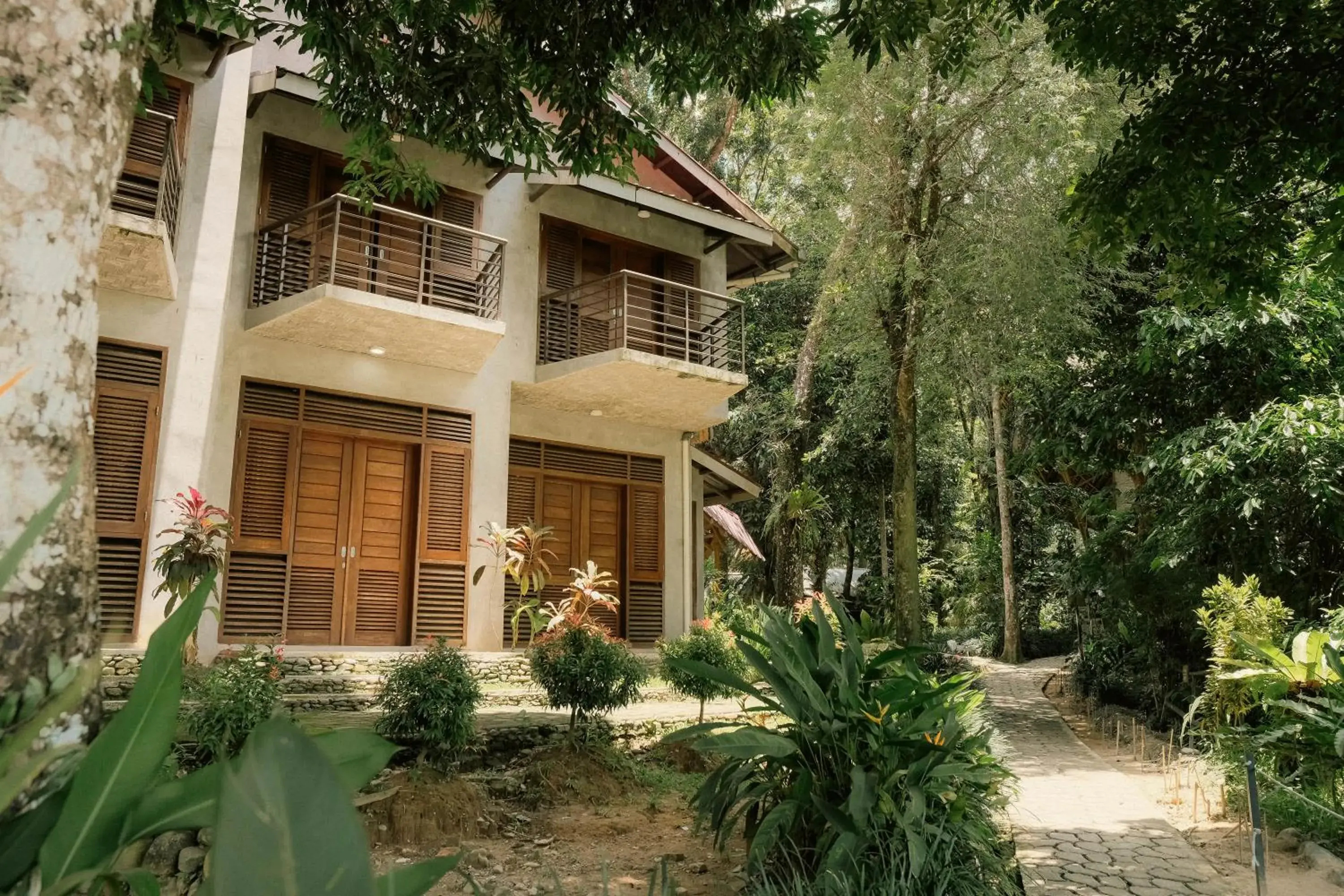 Double or Twin Room with Balcony in Ecolodge Bukit Lawang Double or Twin Room with Balcony in Ecolodge Bukit Lawang