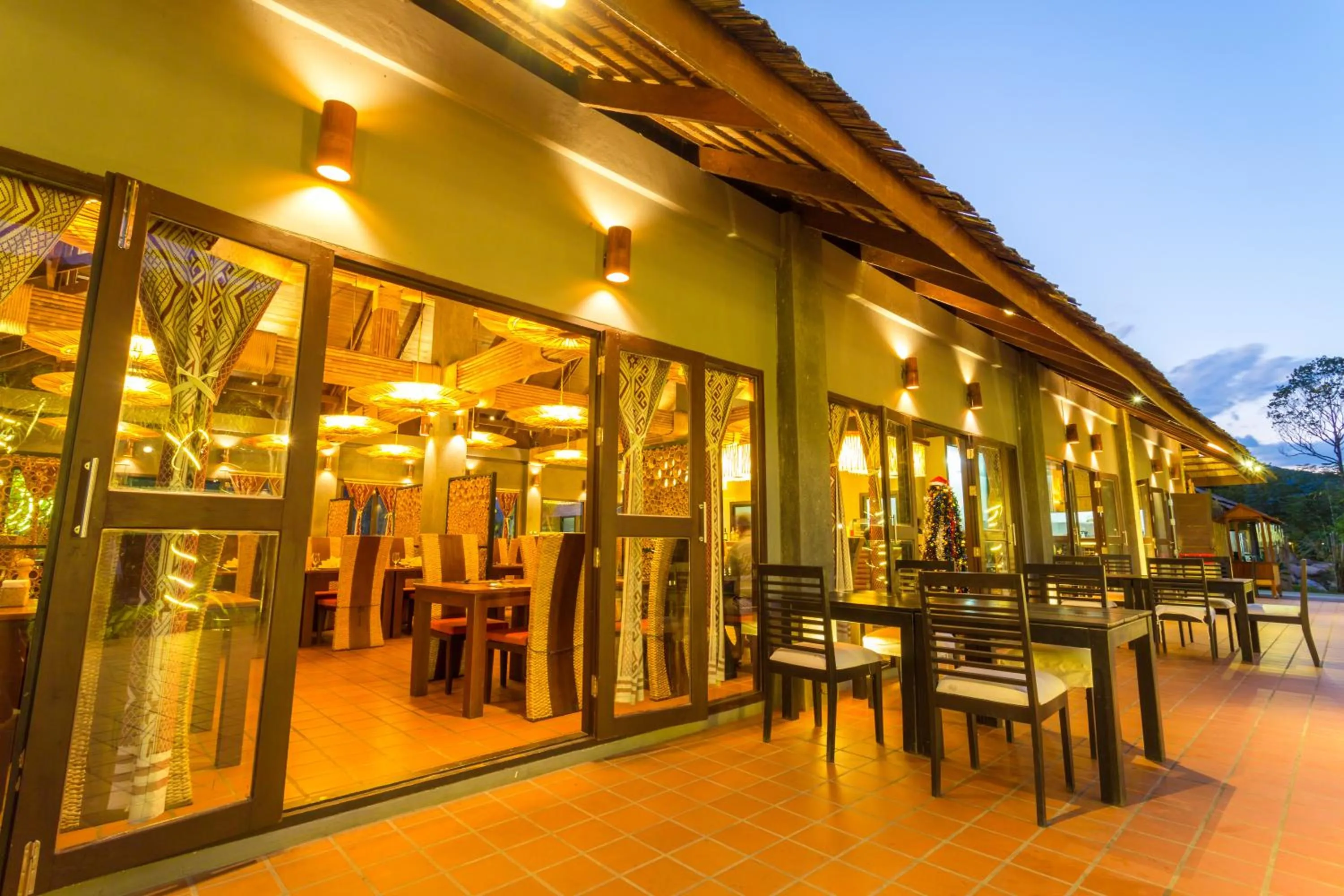 Restaurant/places to eat in Namkat Yorla Pa Resort