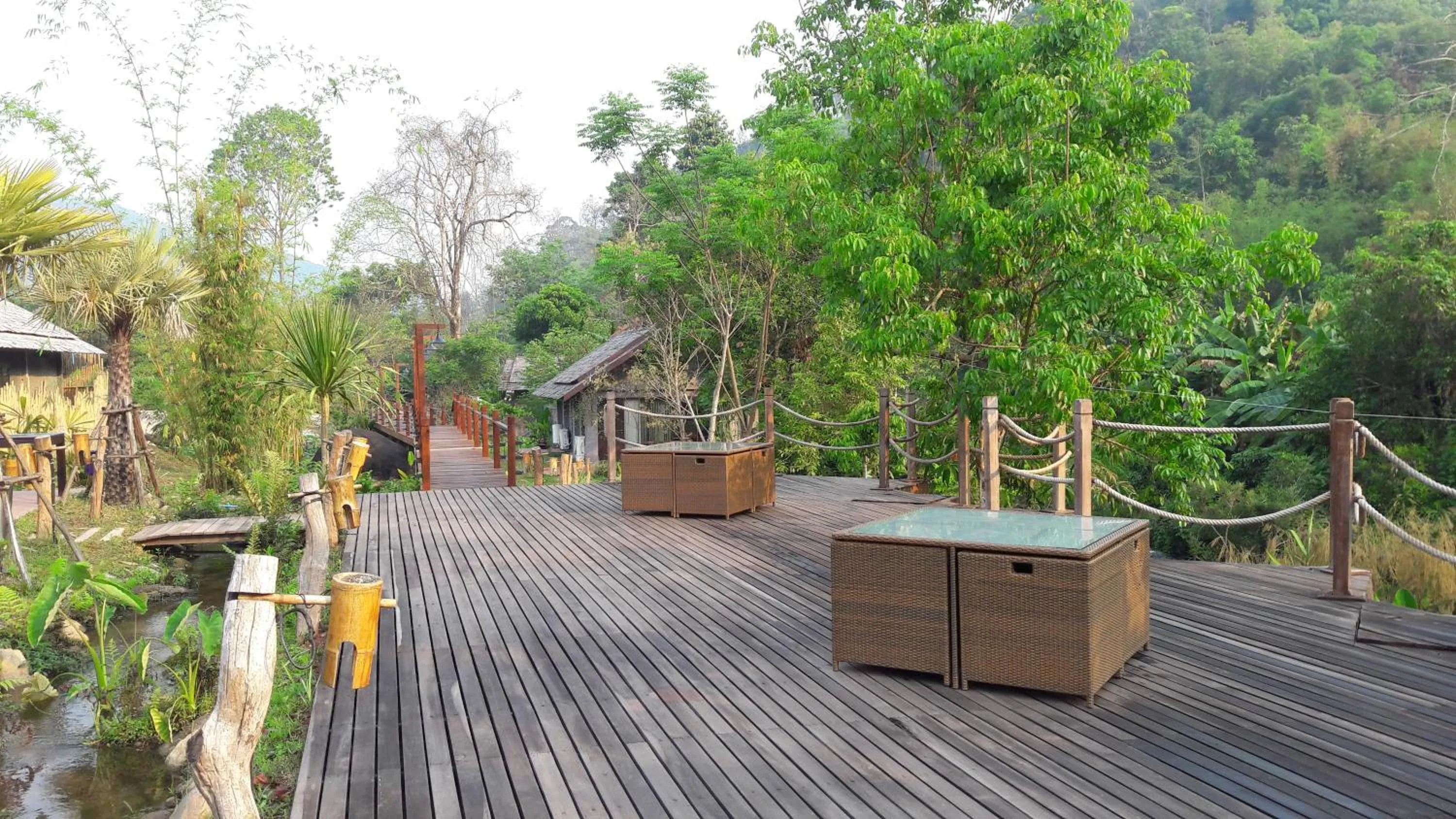 Restaurant/places to eat in Namkat Yorla Pa Resort