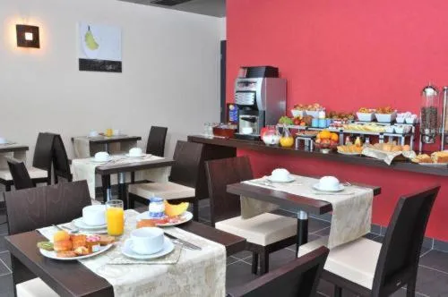 Restaurant/places to eat in Hotel Eden Park Pau Est, avec Piscine