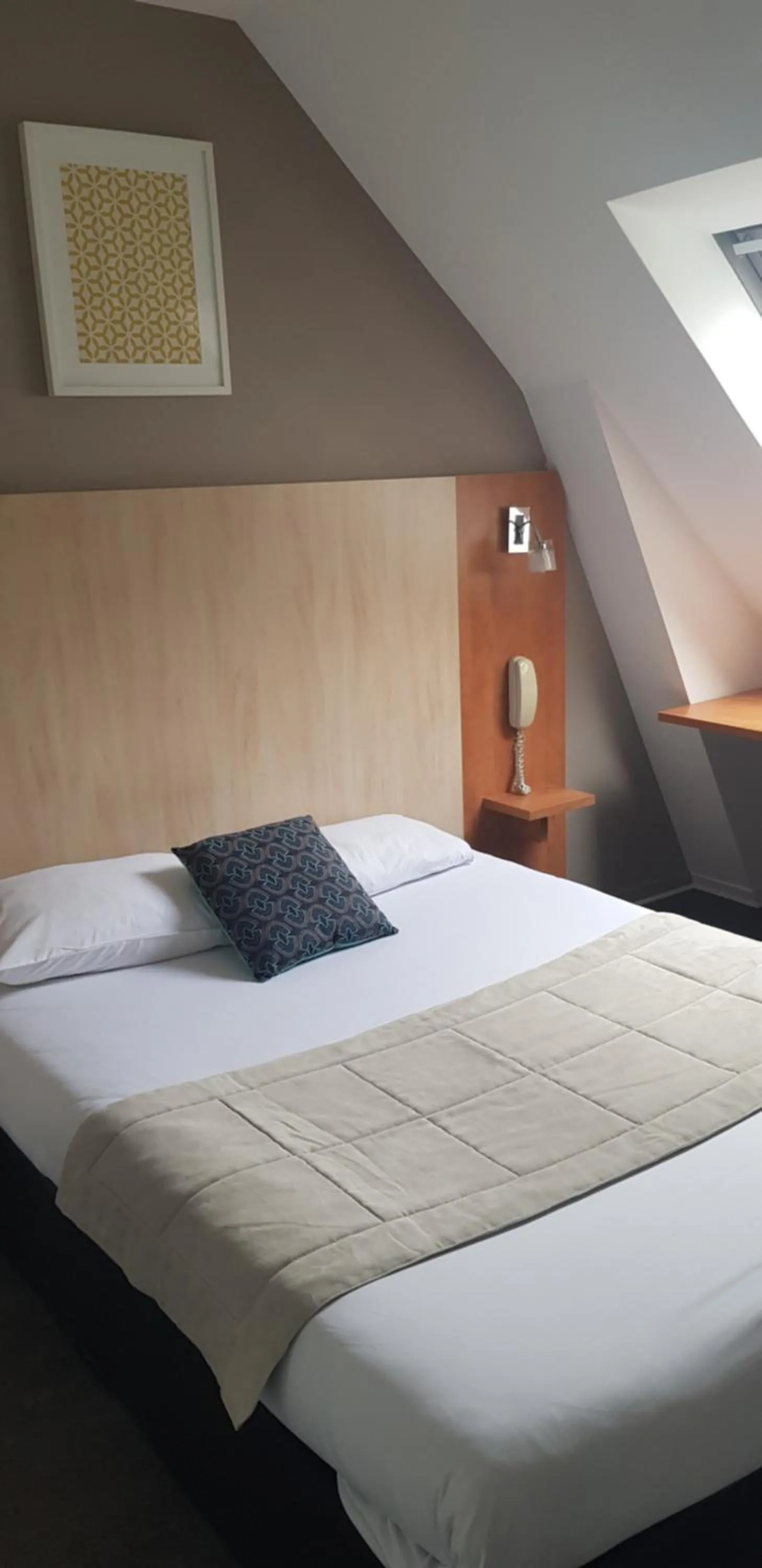 Property building, Bed in The Originals City, Hôtel Novella, Nantes Centre Gare