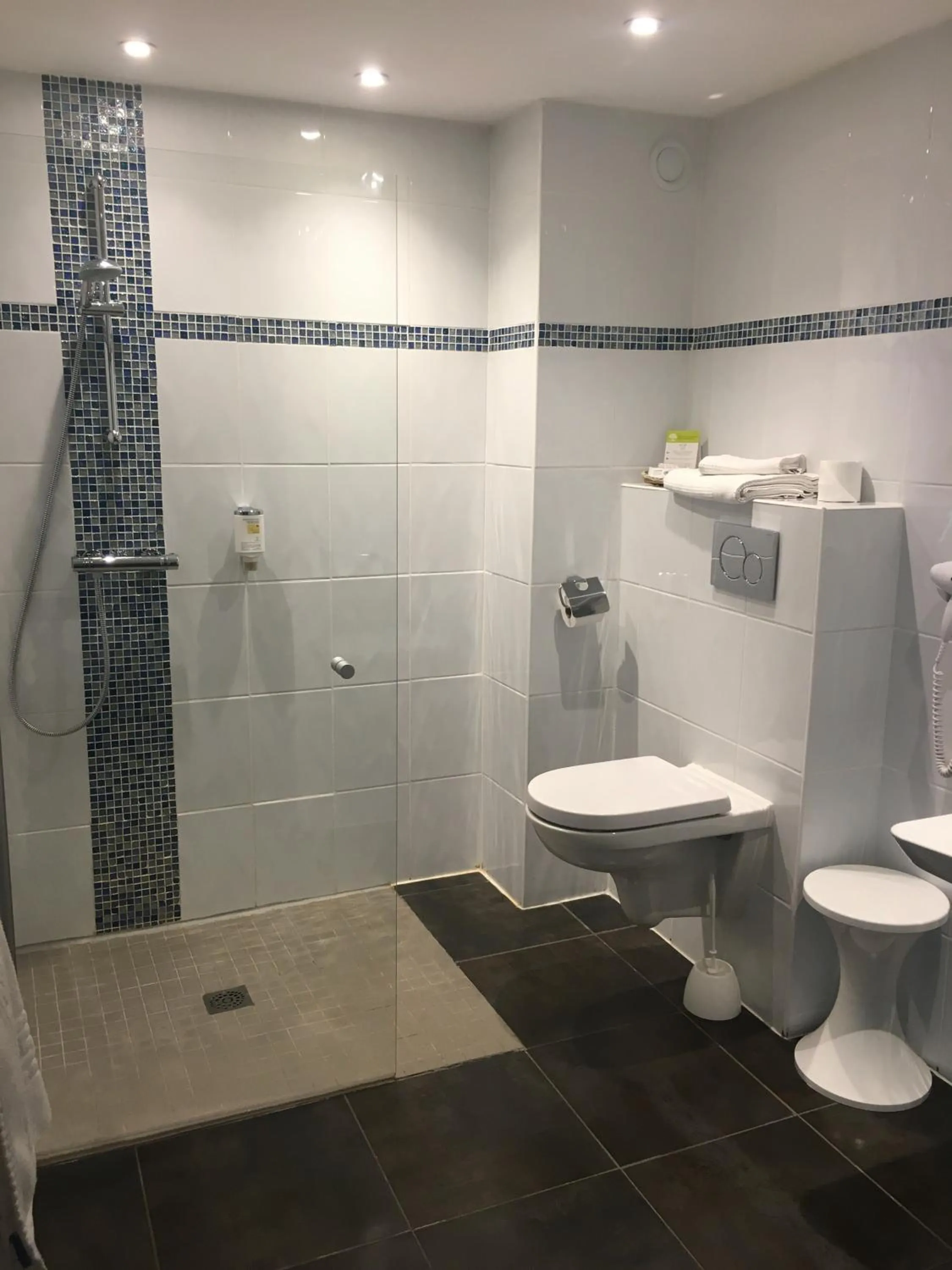 Shower in The Originals City, Hôtel Novella, Nantes Centre Gare